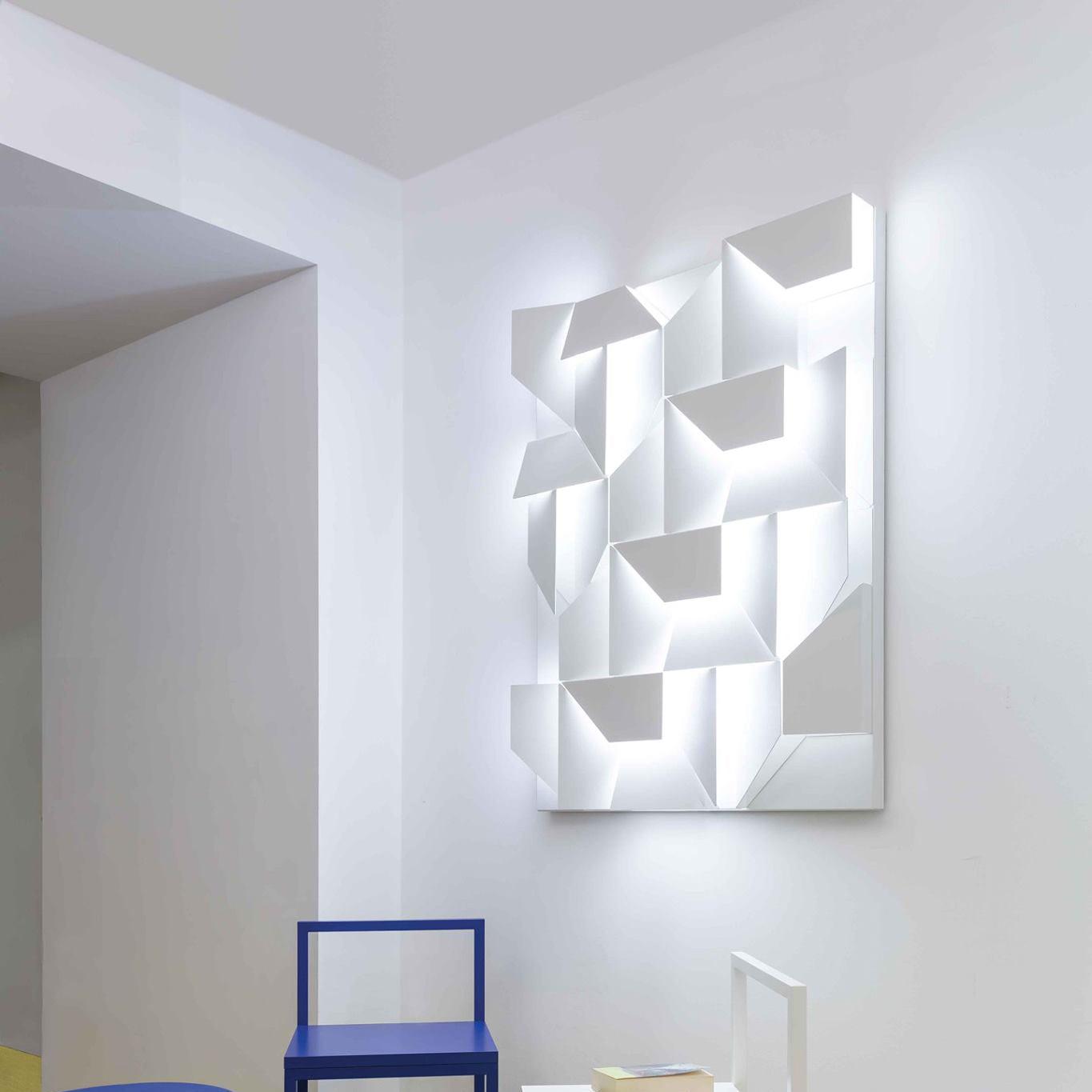 Wynor Shadows Grand Sconce Wall Lamp