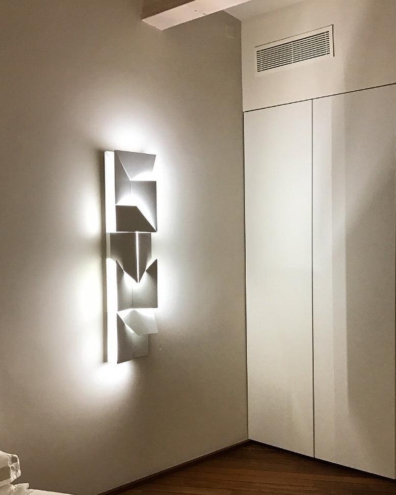 Deloza Shadows Rechargeable Grand Sconce Wall lamp