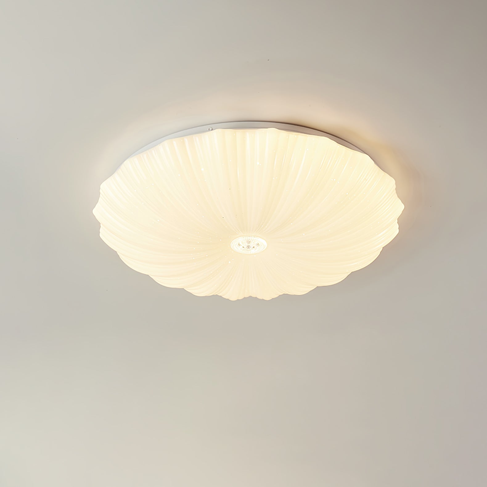 Coloria Nordic Art Shell Round Ceiling Lamp - Neutral Decor