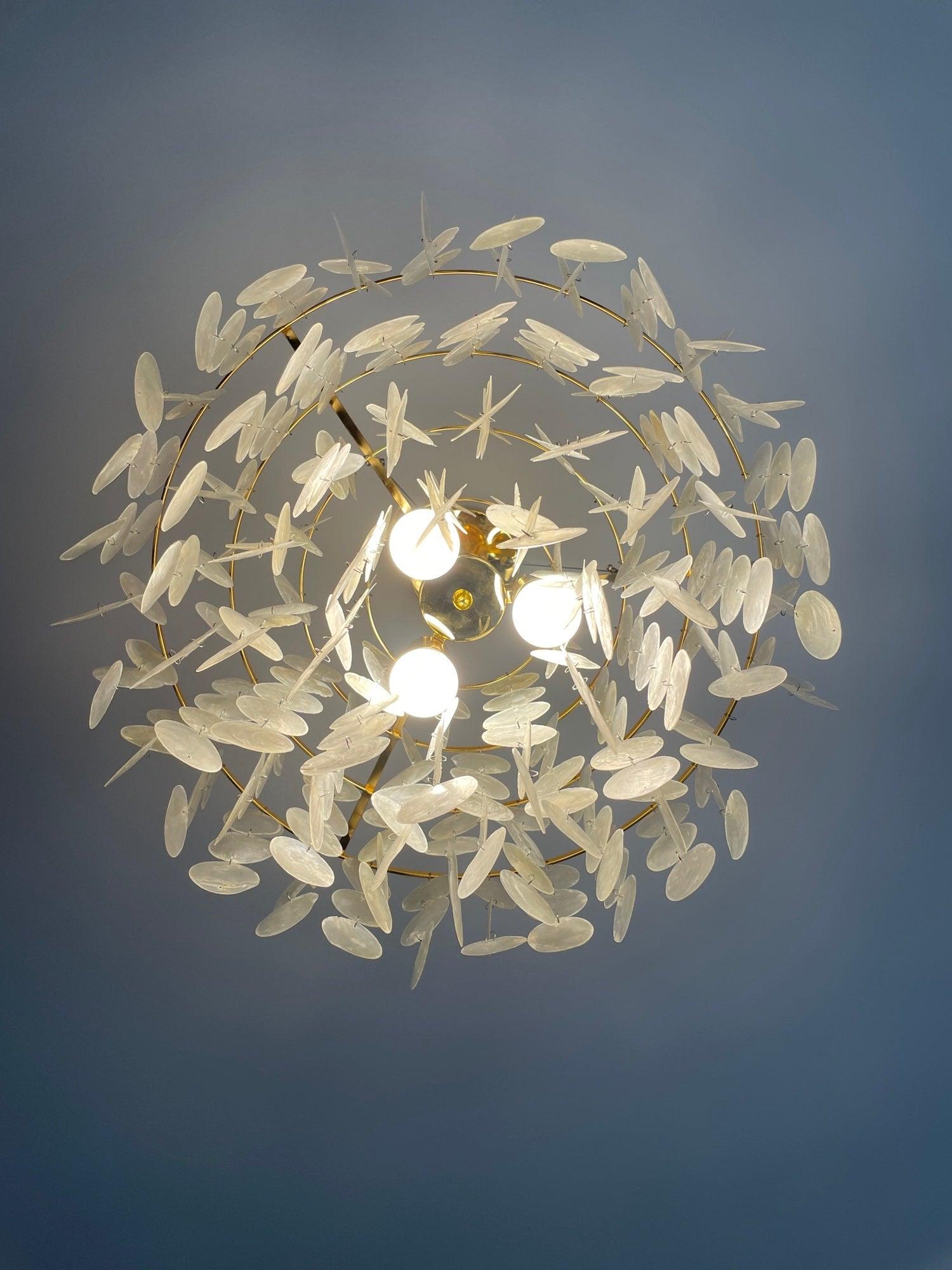 Esileth Postmodern Luxury Shell Wind Chime Chandelier