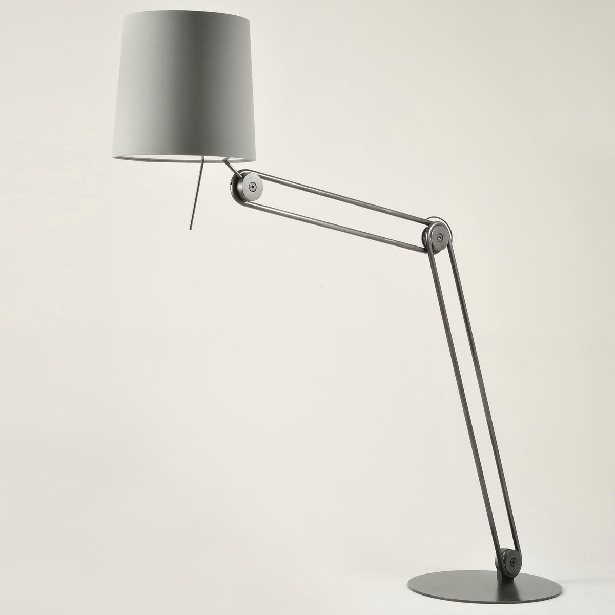 Zarina Minimalist Fabric Floor Lamp