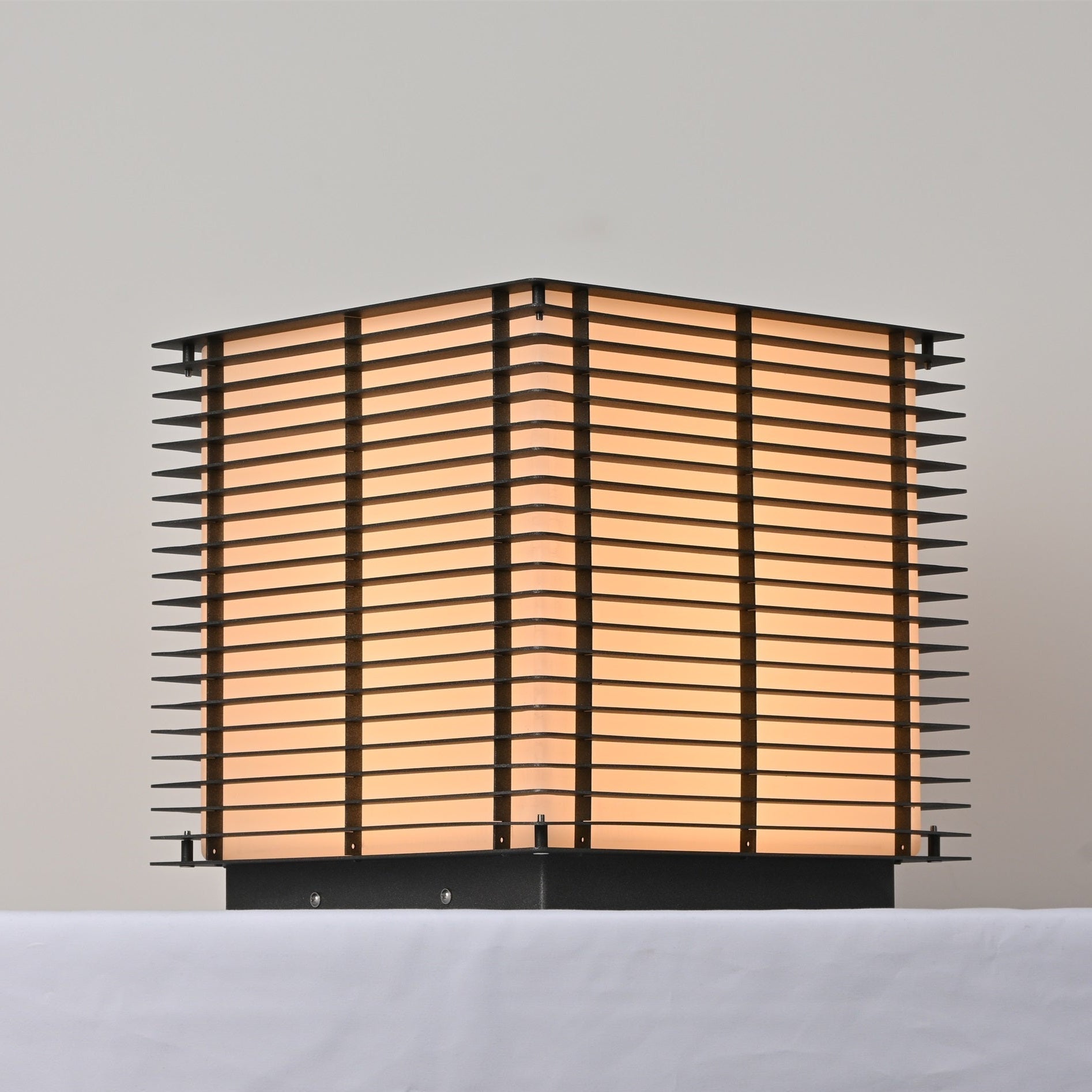 Eryon Solar Grid Outdoor Light