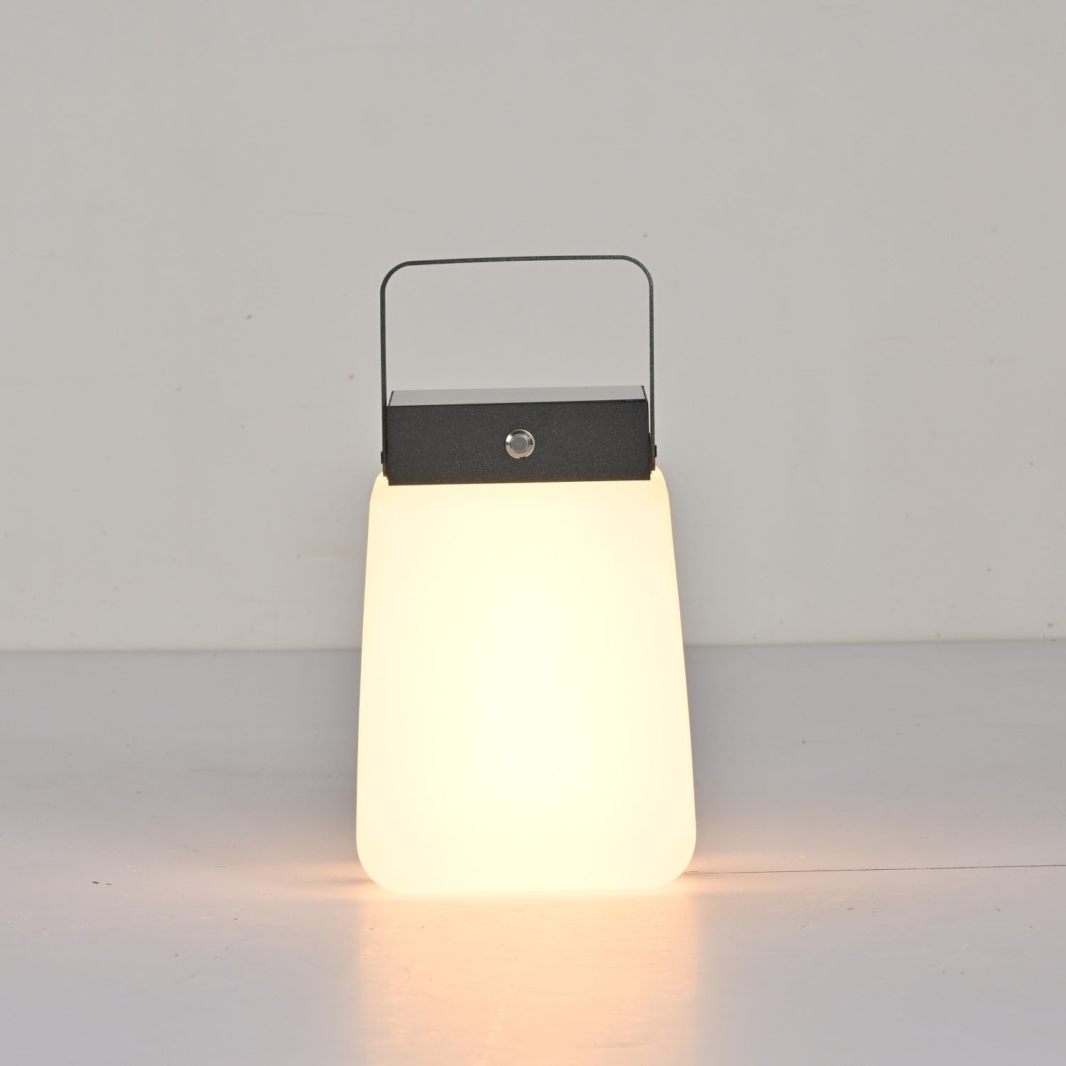 Dillon Minimalist PE Outdoor Light