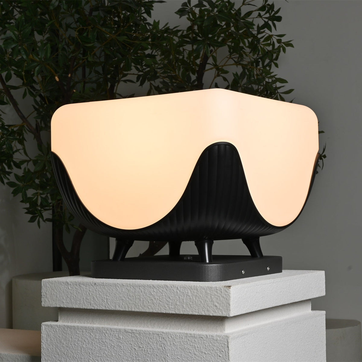 Ryder Minimalist Outdoor Light