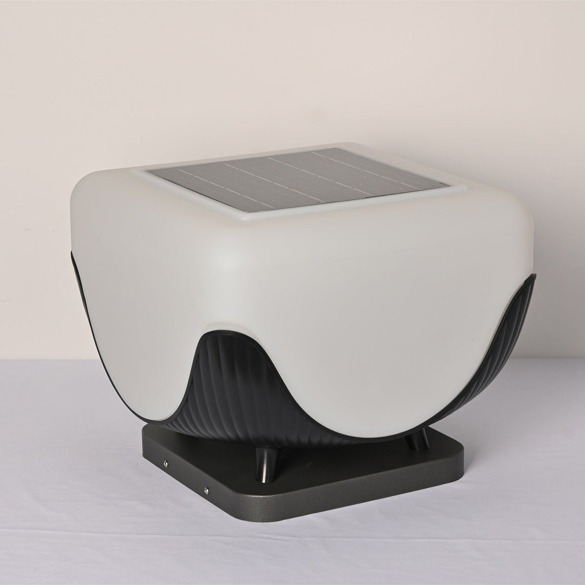 Ryder Minimalist Outdoor Light