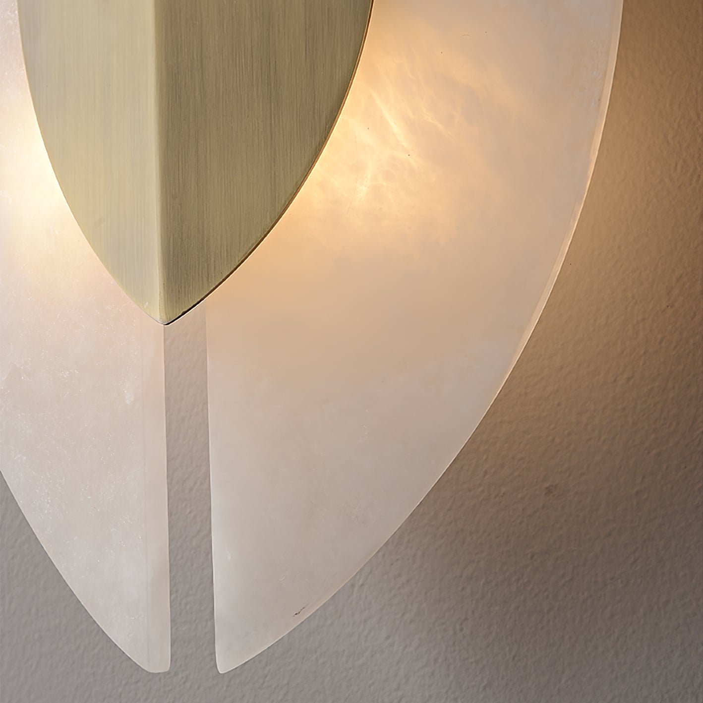 Avenanise Alabaster Wall Light