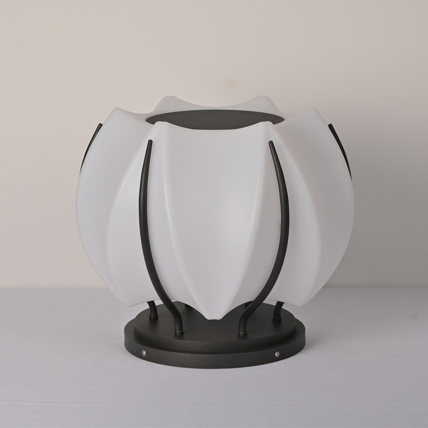 Leon Minimalist Outdoor Light