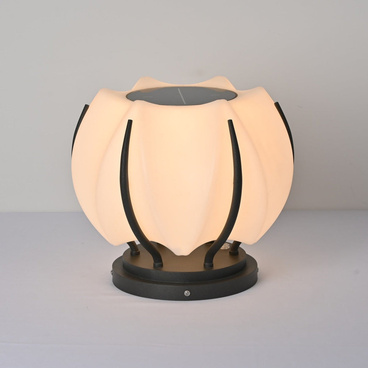 Leon Minimalist Outdoor Light