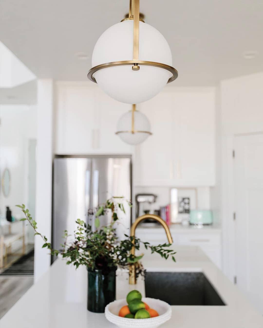 Brandonis Modern Glass Pendant Light