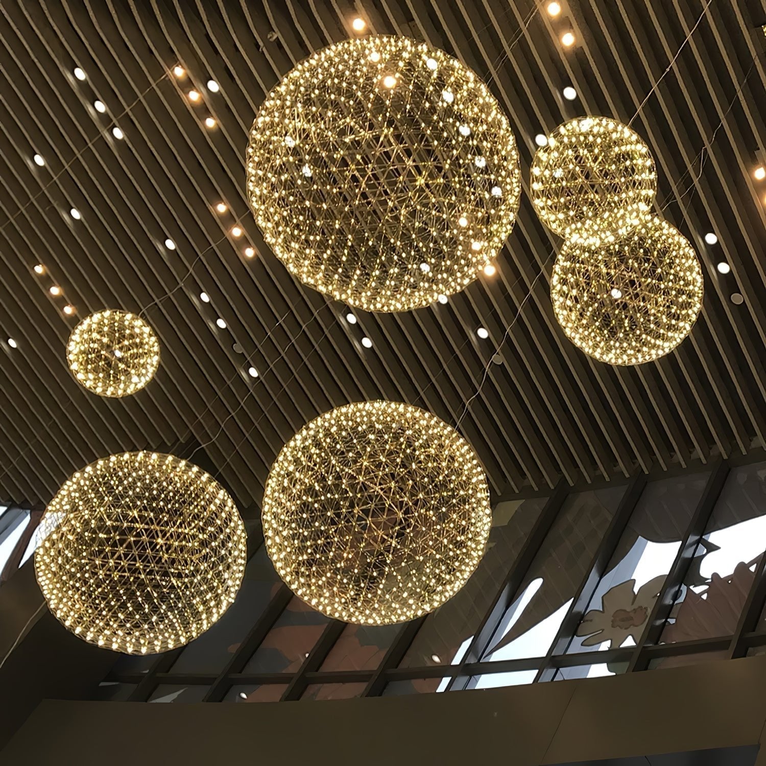 Sylvarin Gold Spark Ball Pendant Light