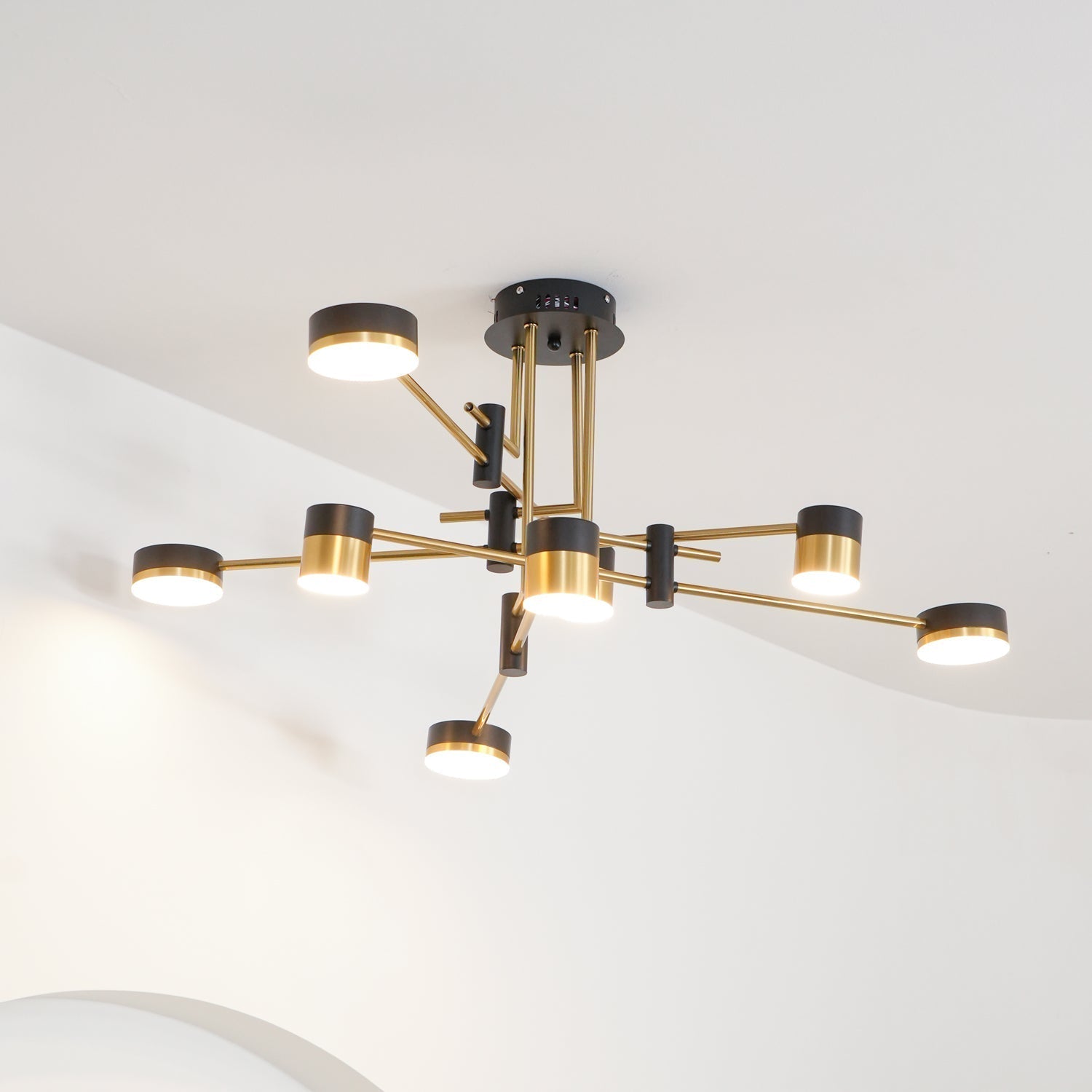 Lustra Chandelier Black Gold Spider Arms - Neutral Decor