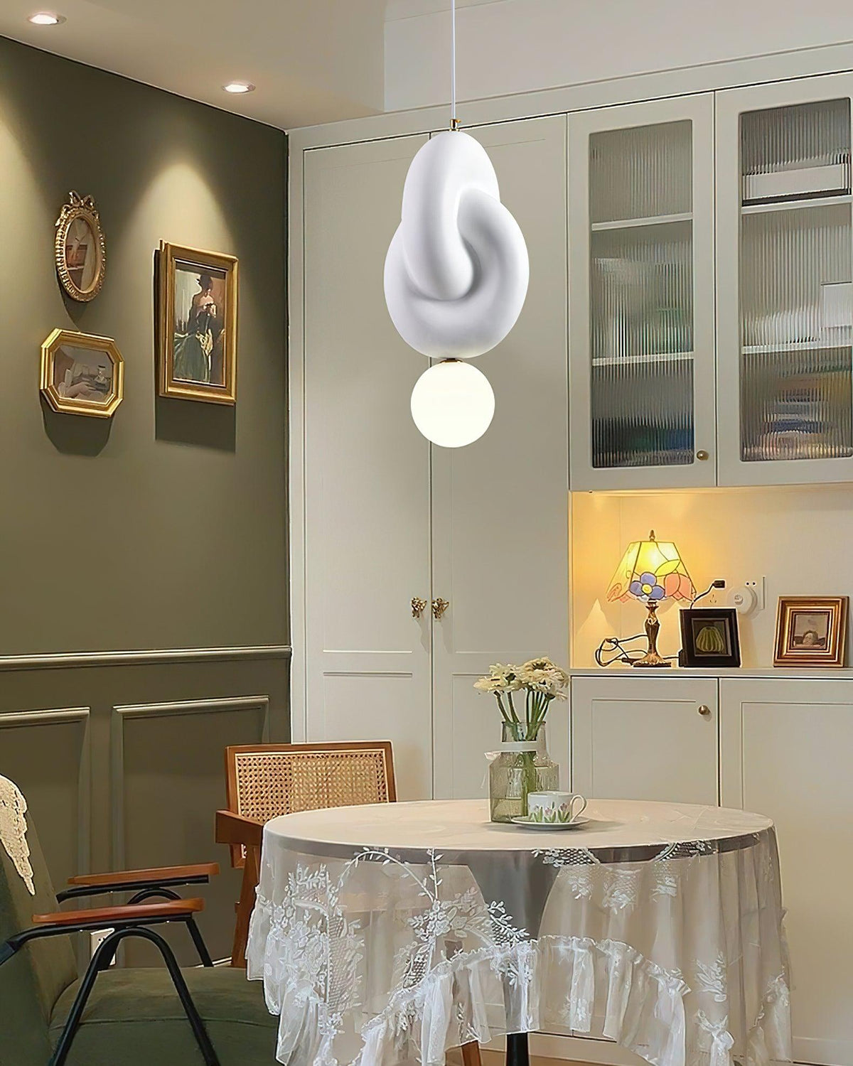 Tyev Individual Creativity Resin Glass Pendant Lamp