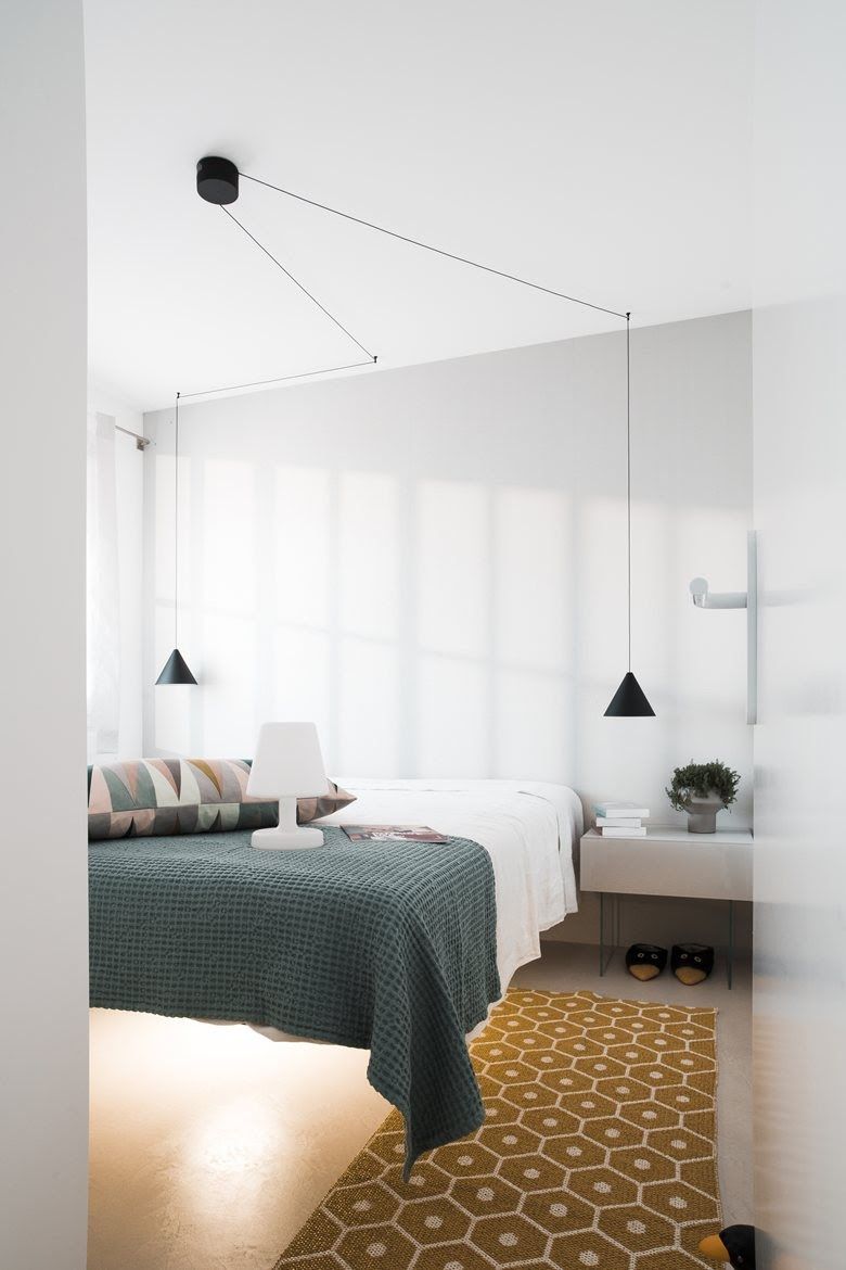 Fio Plastic Minimalist Pendant Lamp