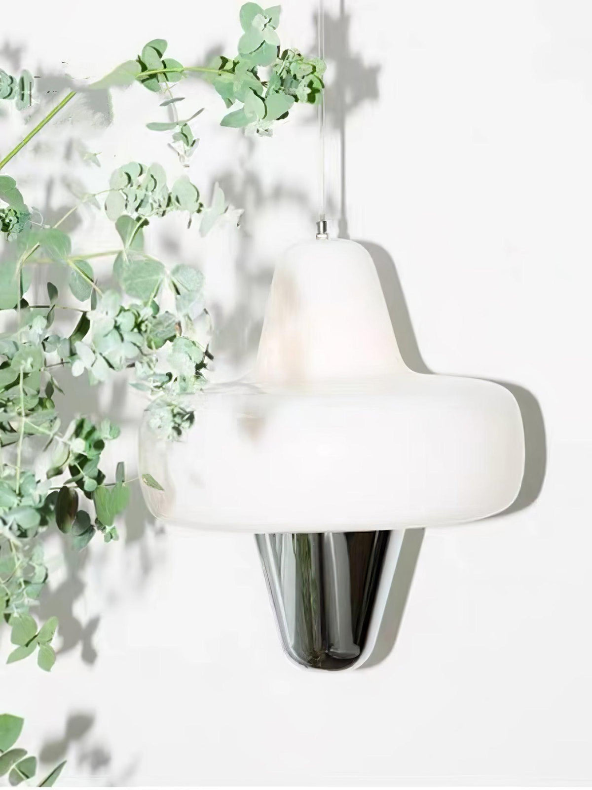 Nuvia Minimalist Glass Pendant Lamp