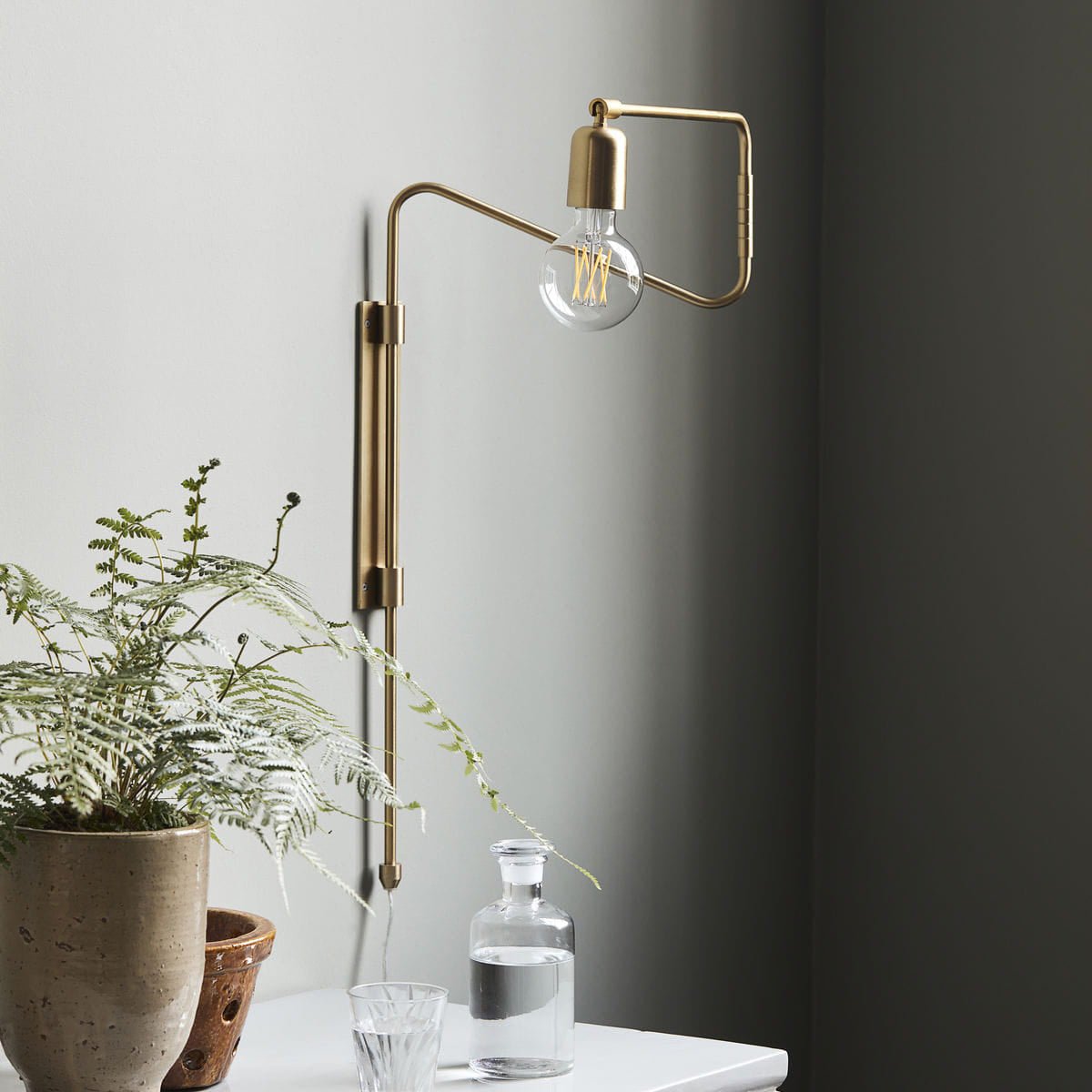 Elsoreth Modern Minimalist Swing Wall Lamp