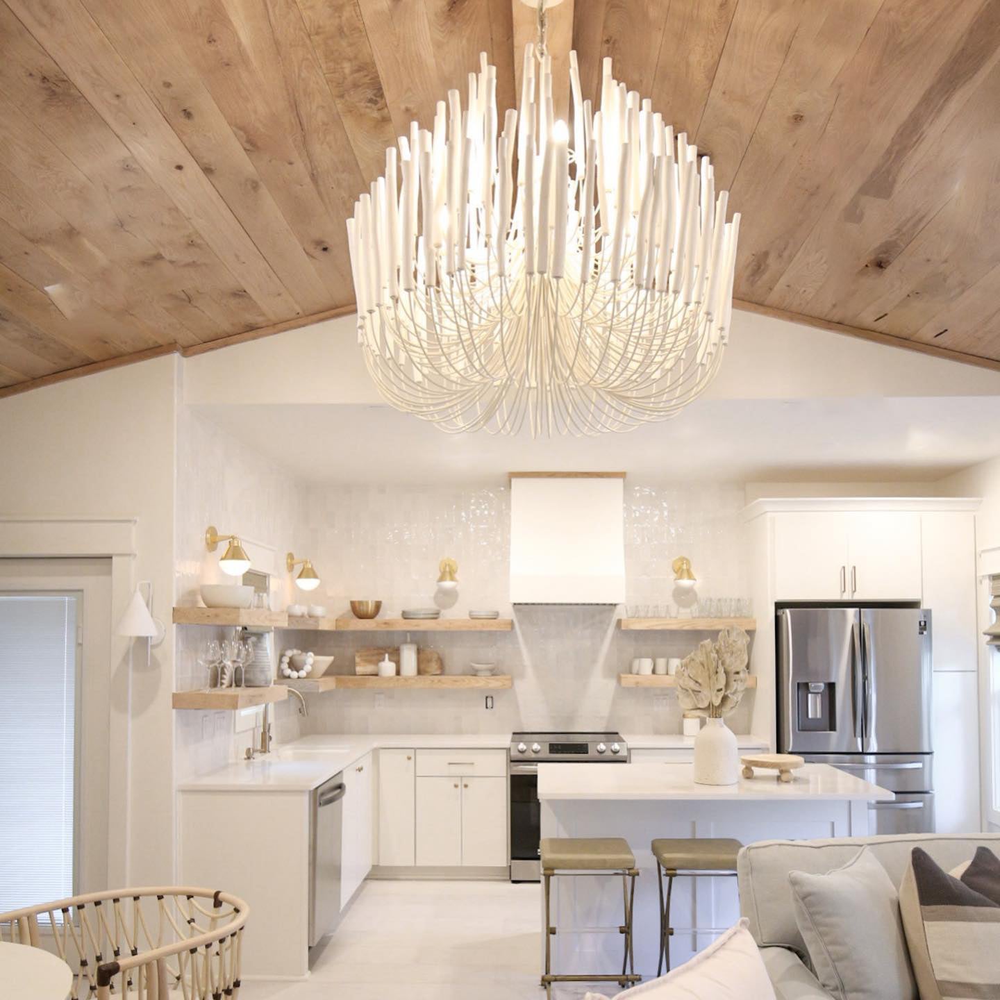 Nyphaiel Postmodern Luxury Wood Chandelier