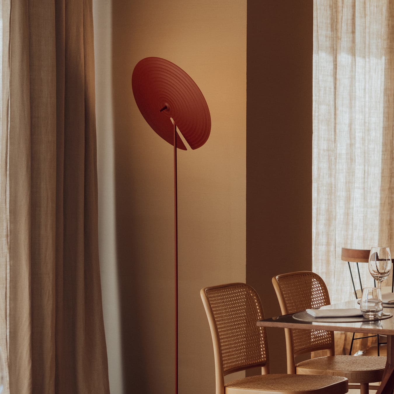 Spira Modern Aluminum Floor Lamp