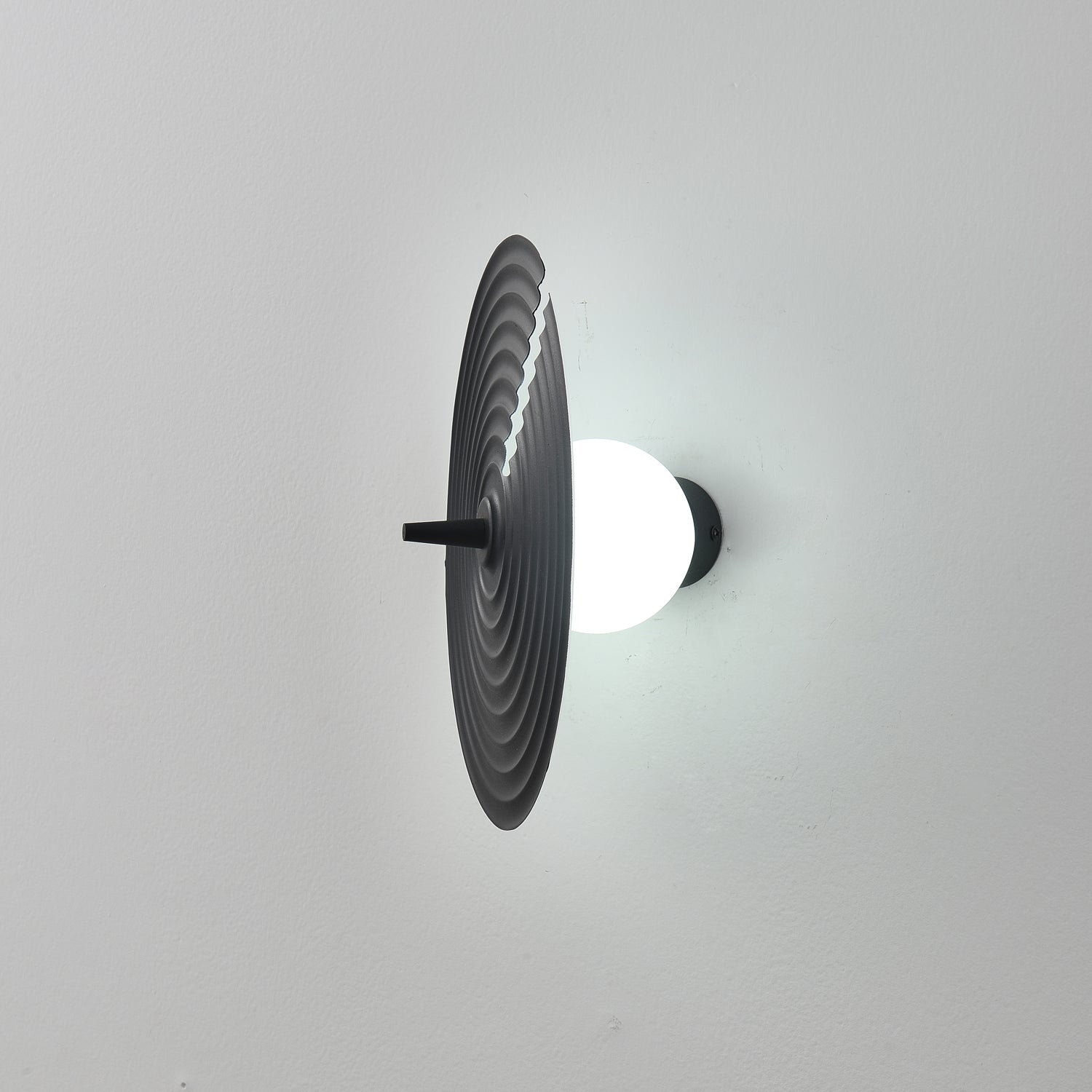 Avvarir Classic Nordic Art Wall Lamp