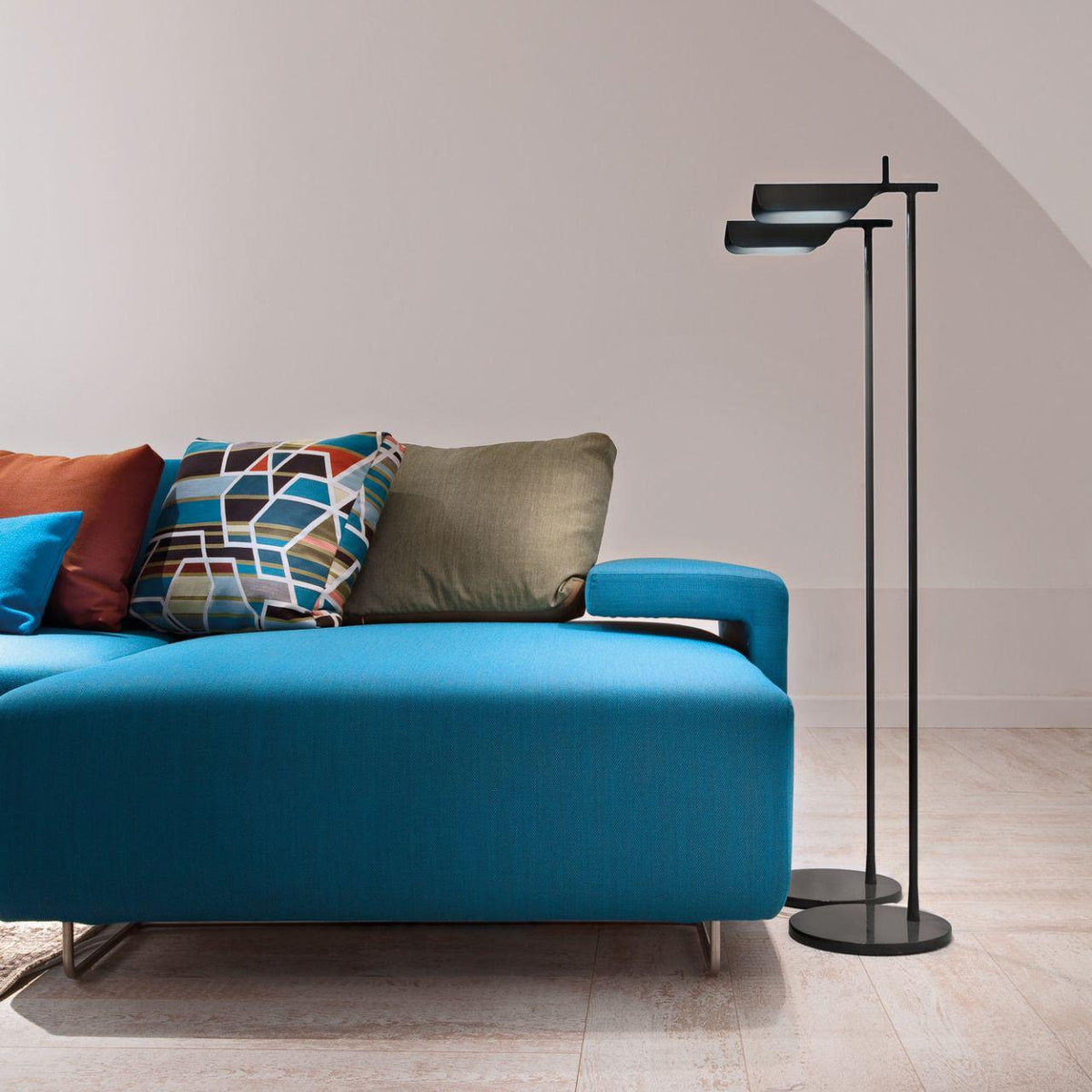 Ebonis Acrylic Minimalist Floor Lamp