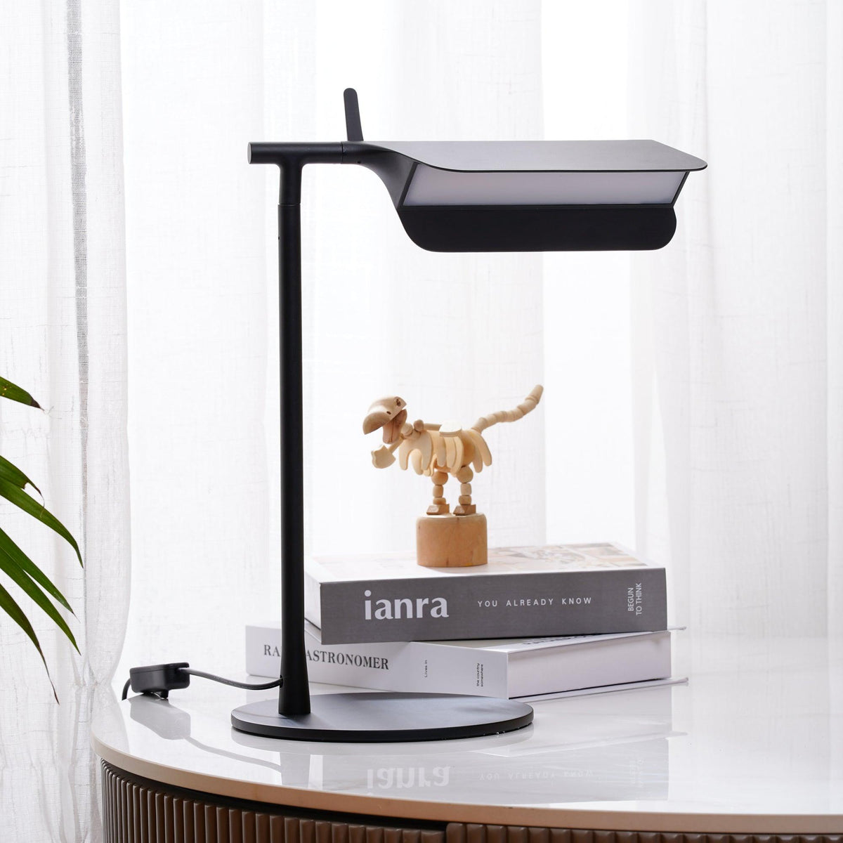 Cilorn Acrylic Minimalist Table Lamp