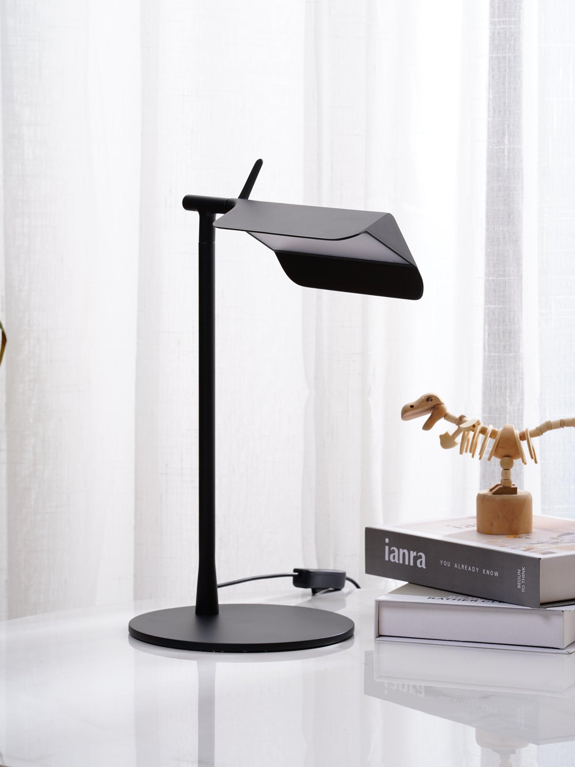 Cilorn Acrylic Minimalist Table Lamp