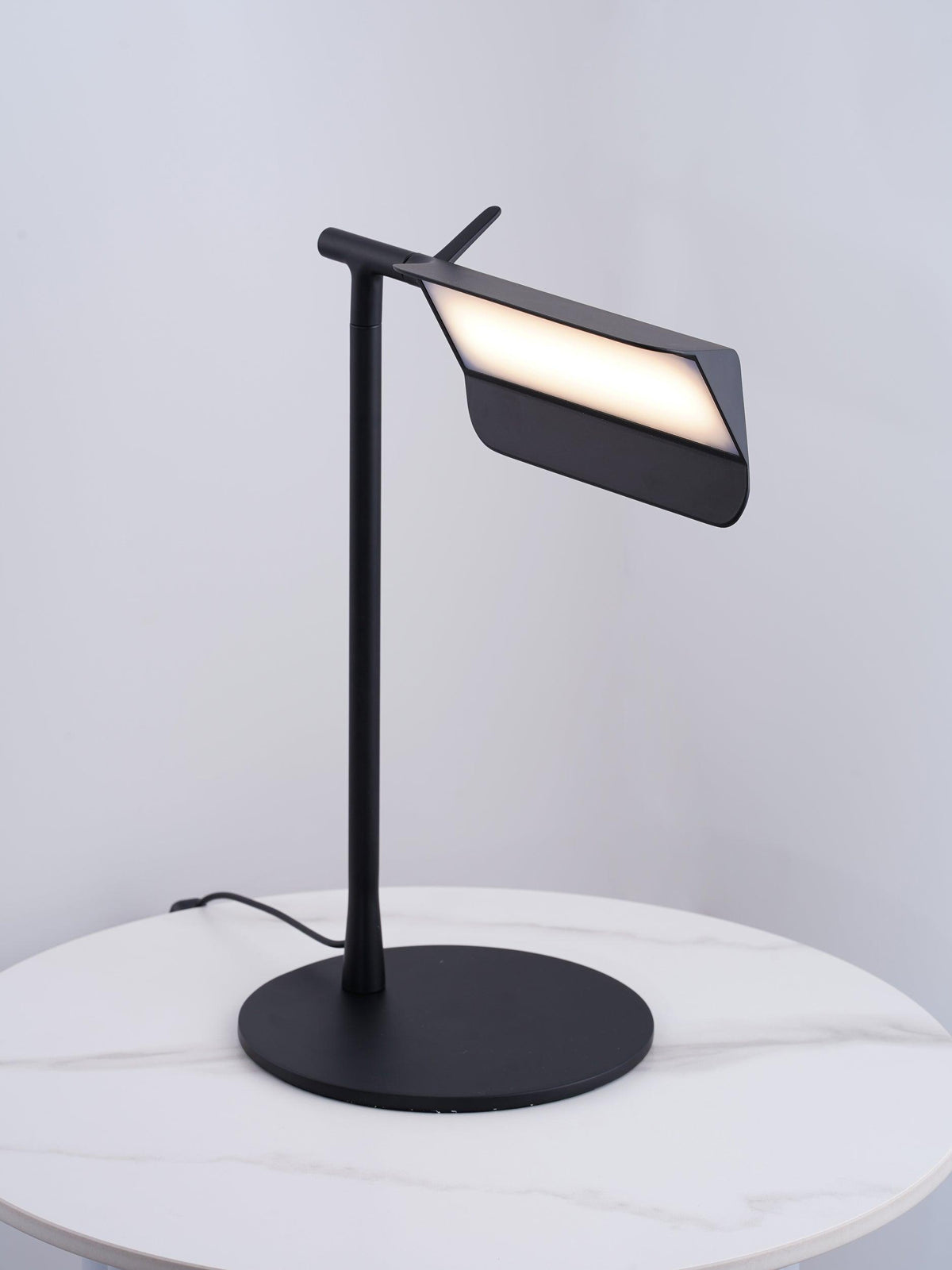 Cilorn Acrylic Minimalist Table Lamp