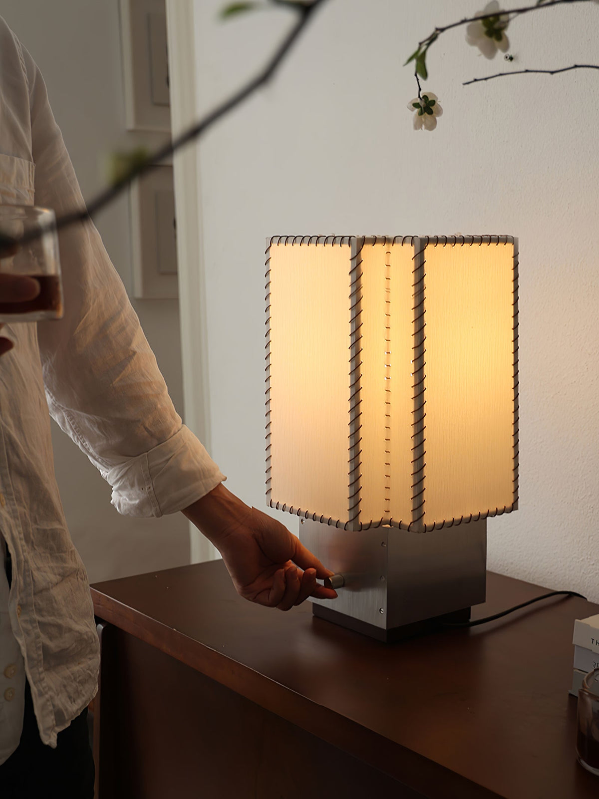 Selinora Modern Table Lamp