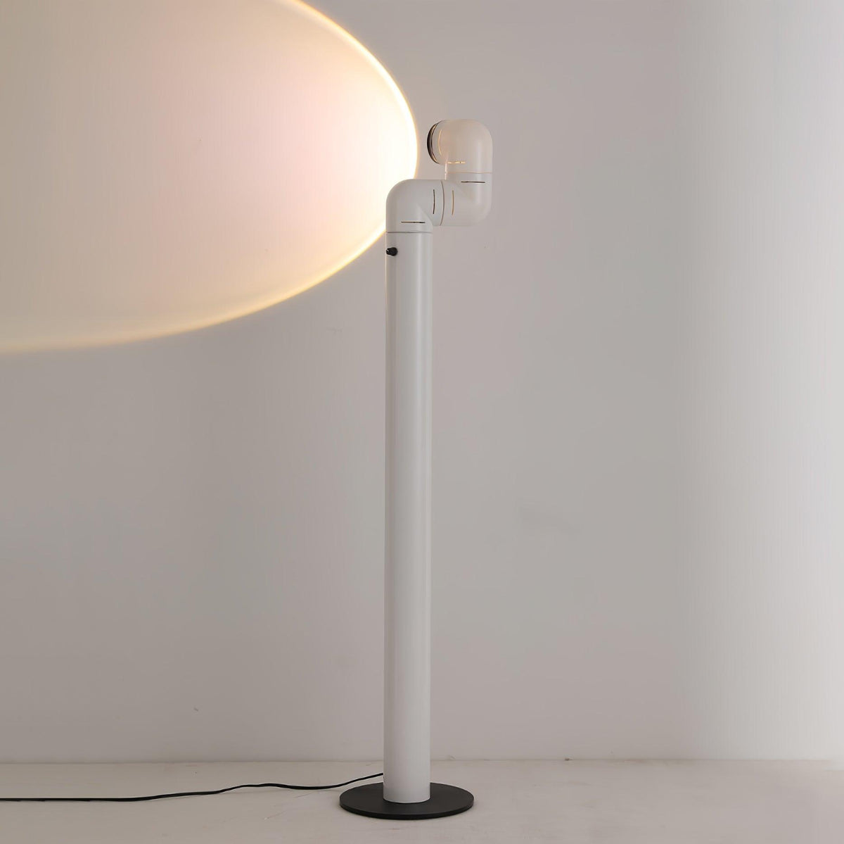 Nyor Aluminum Floor Lamp