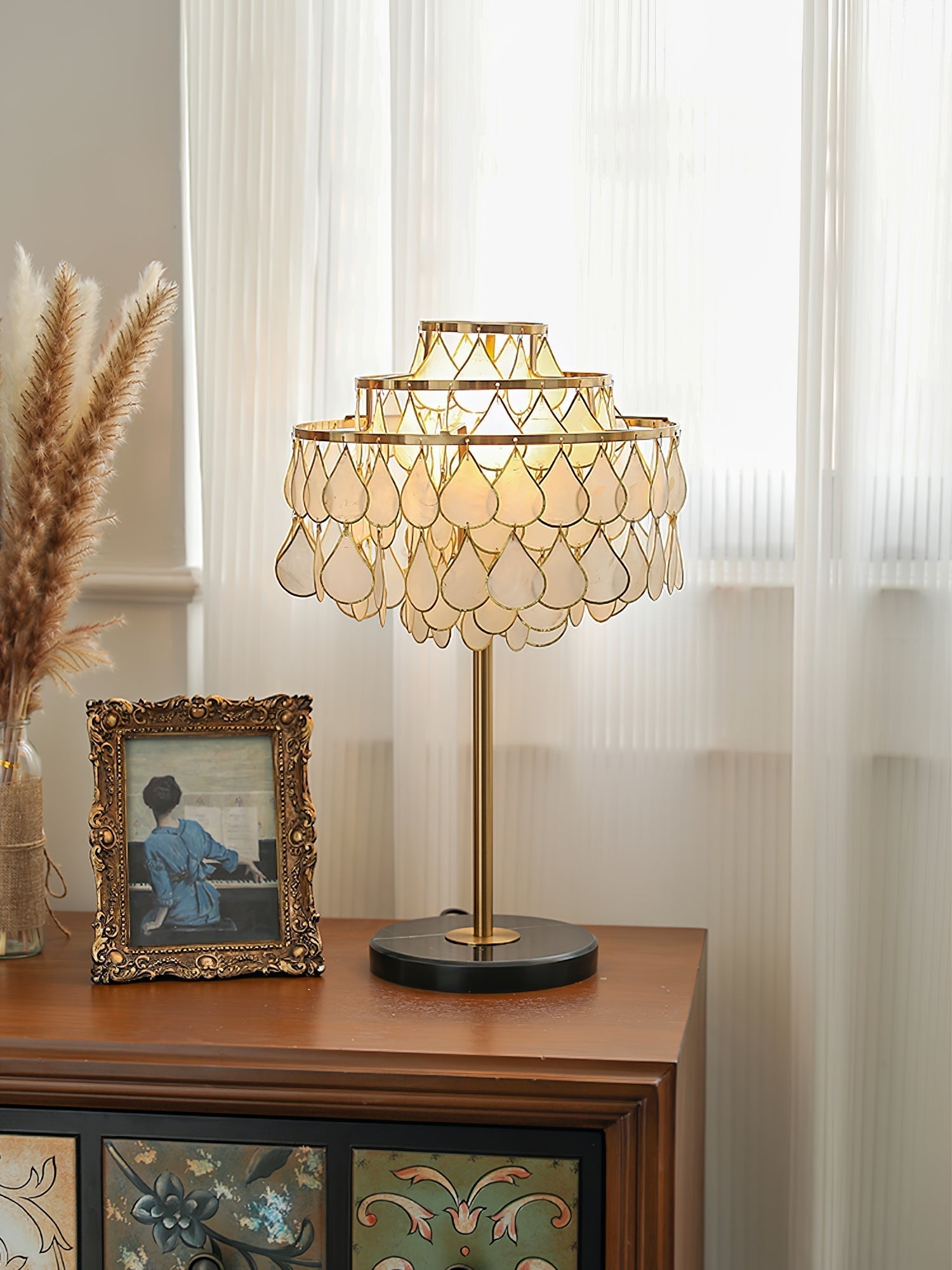 Jacob Luxury Teardrops Shell Table Lamp