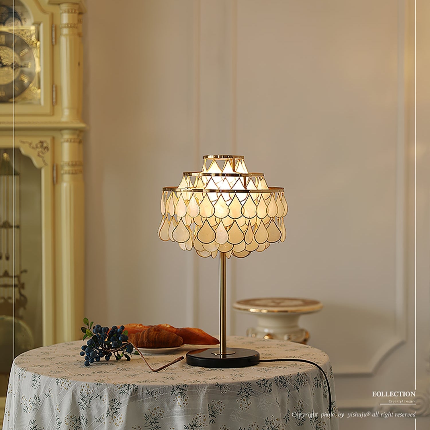 Jacob Luxury Teardrops Shell Table Lamp