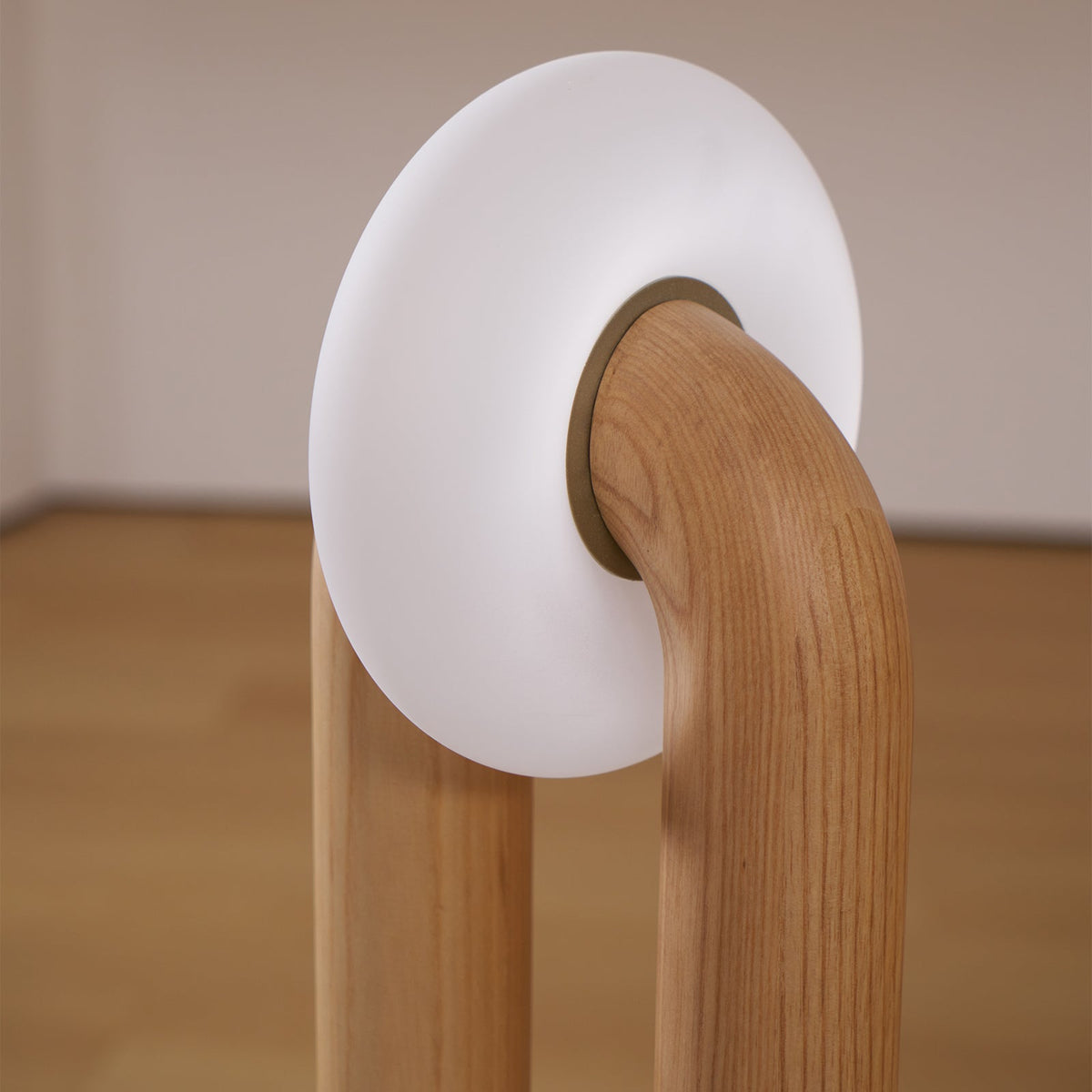 Raelix Wood Vintage Table Lamp