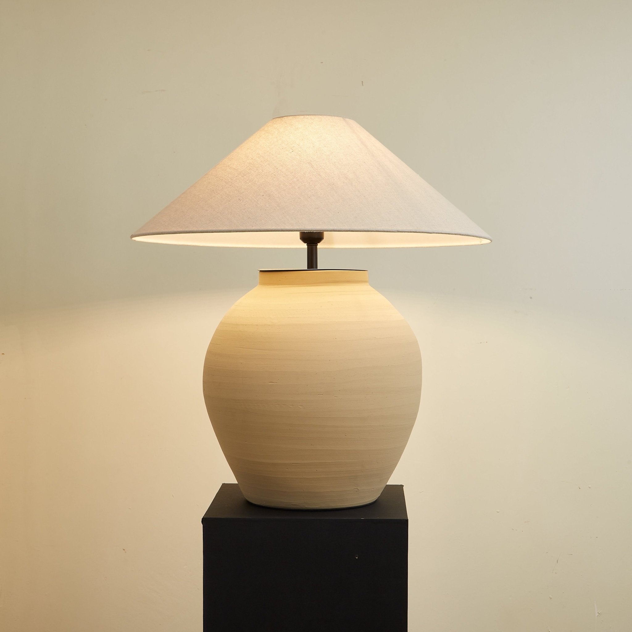 Elise Modern Table Lamp