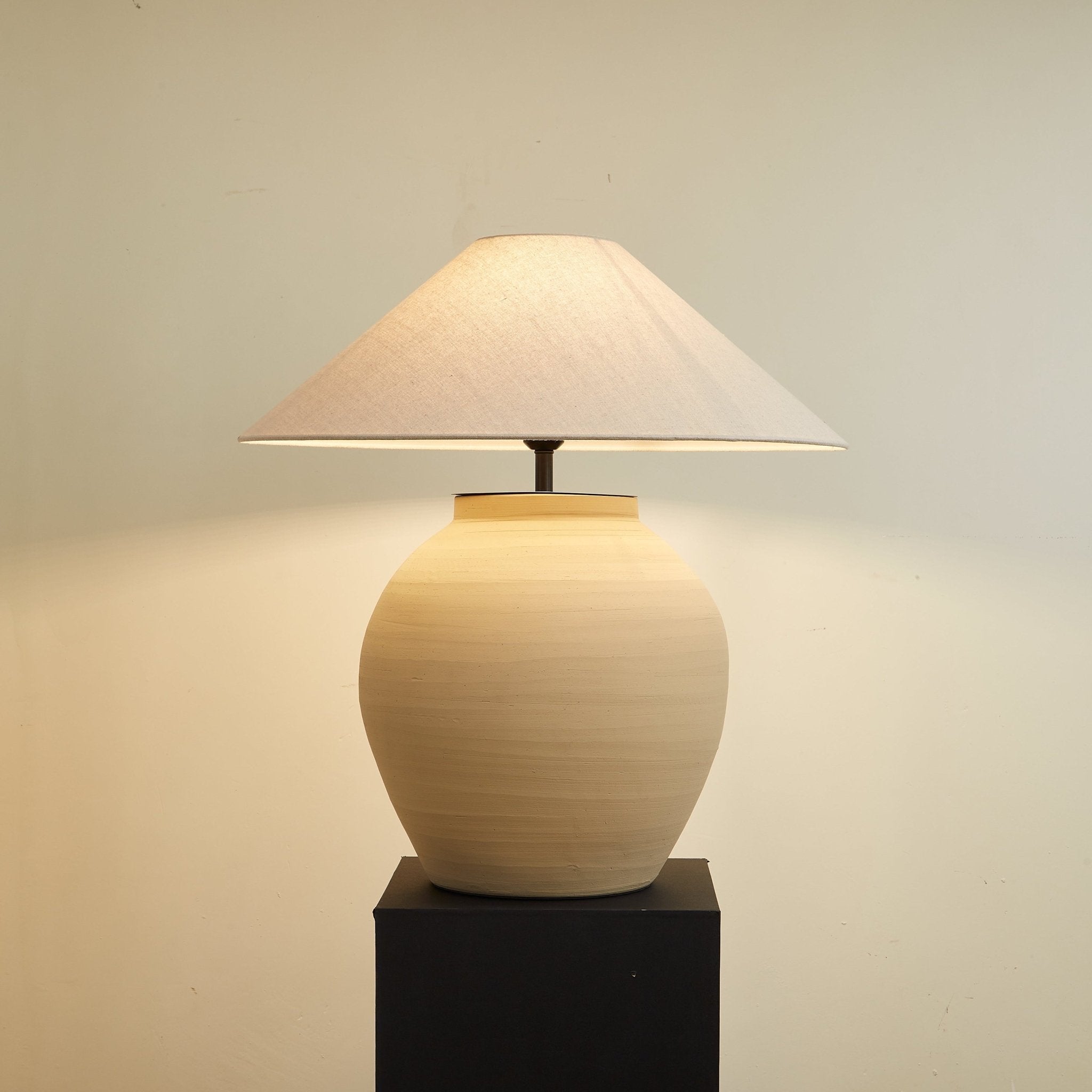 Elise Modern Table Lamp