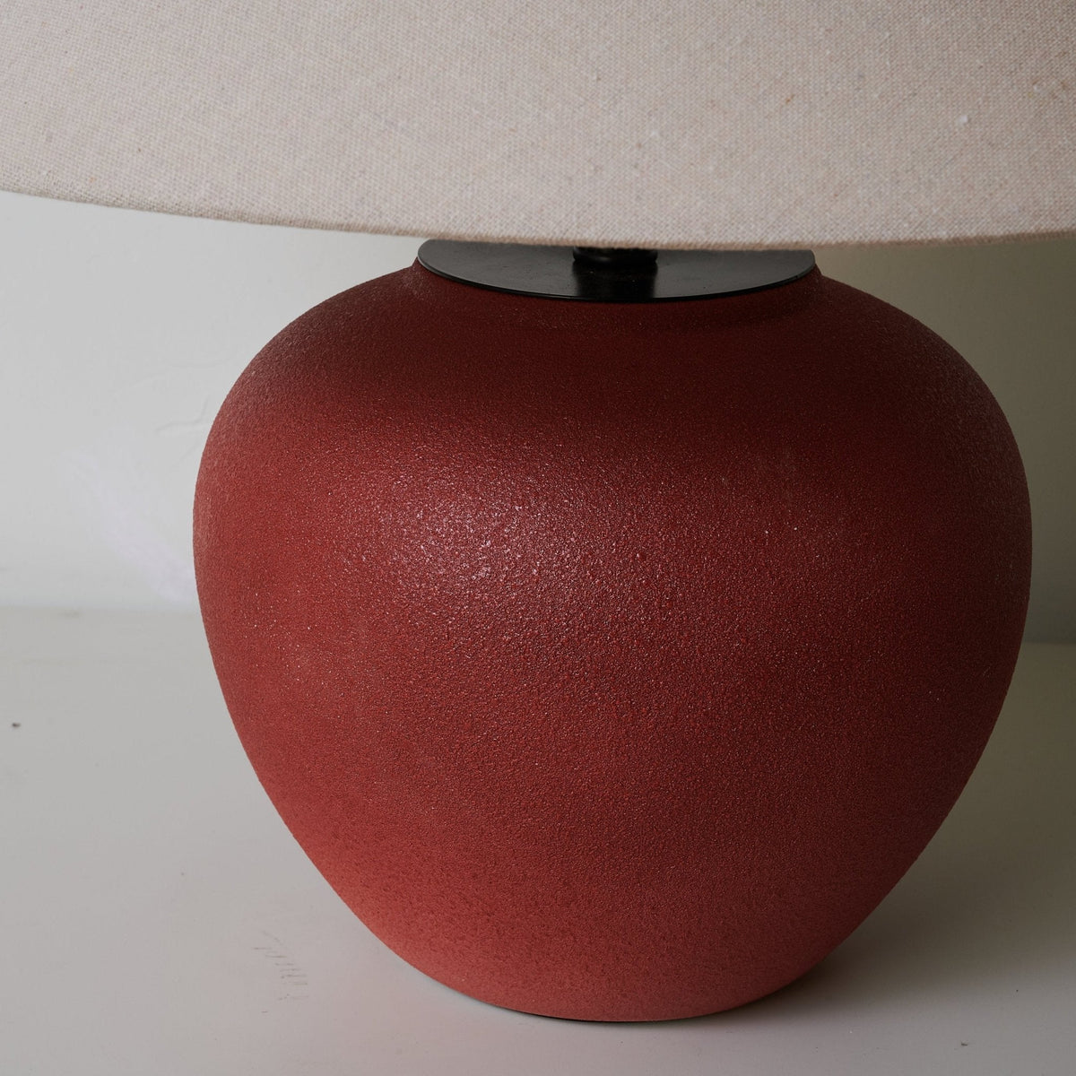 Kiara Minimalist Ceramics Table Lamp