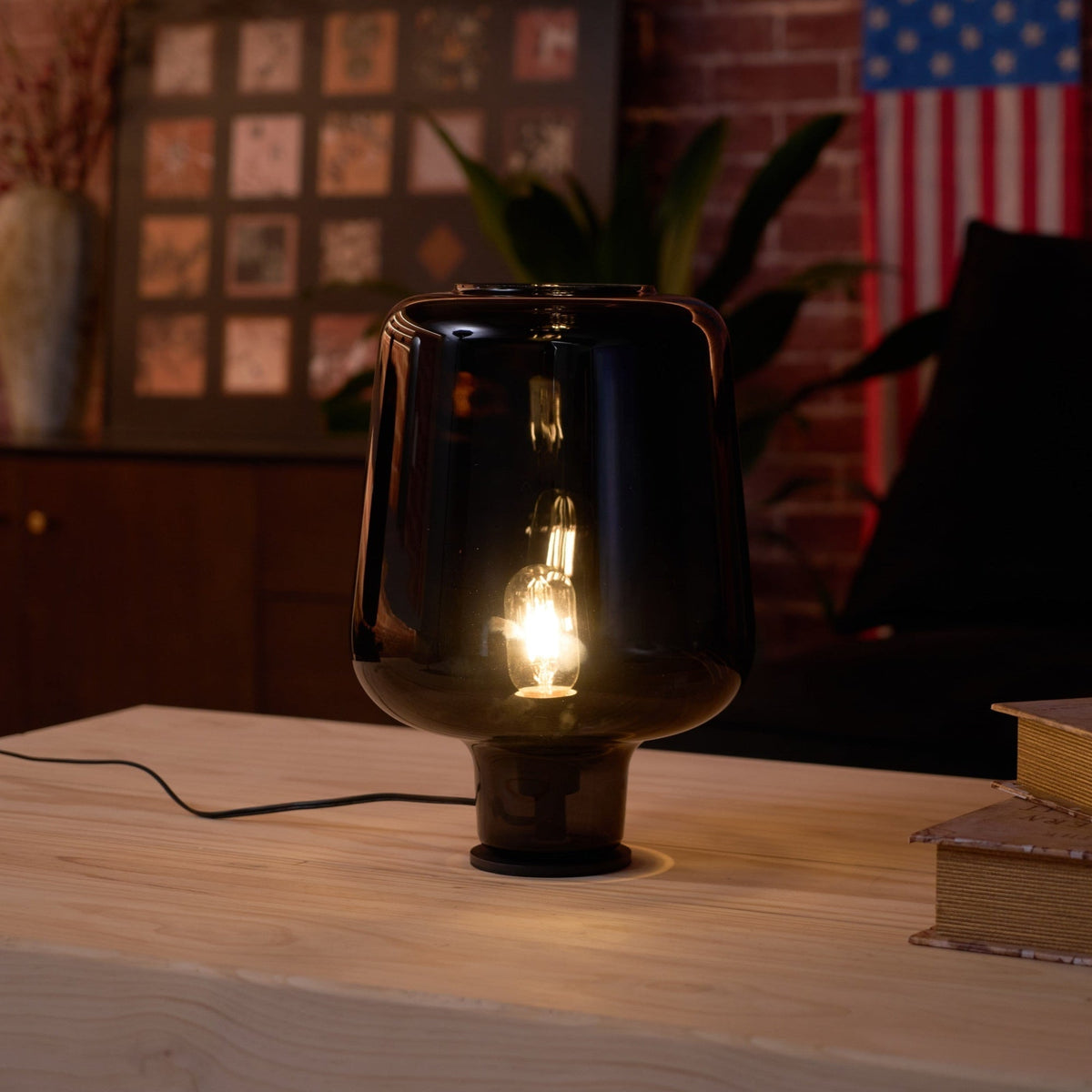 Eanlari Glass Contemporary Table Lamp