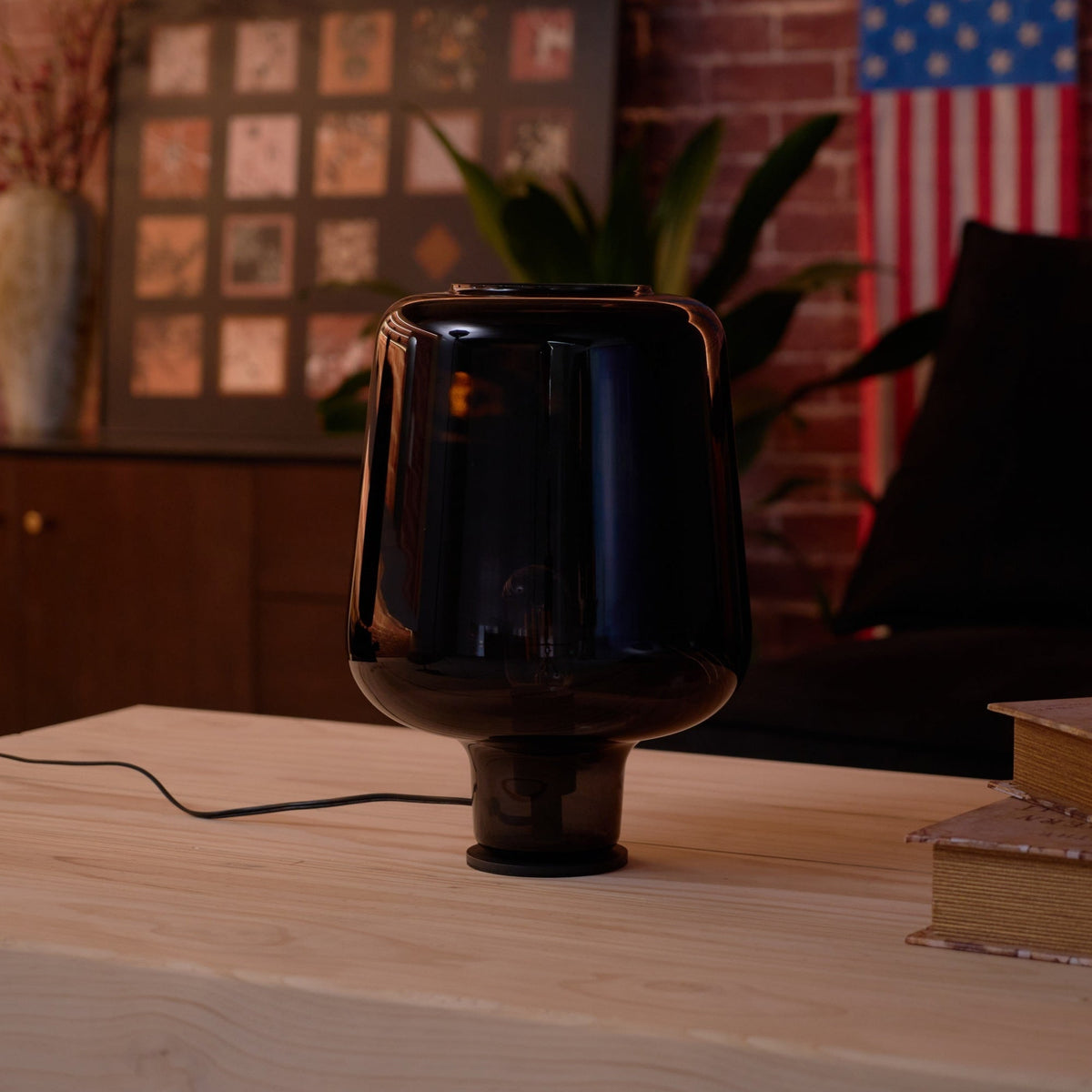 Eanlari Glass Contemporary Table Lamp