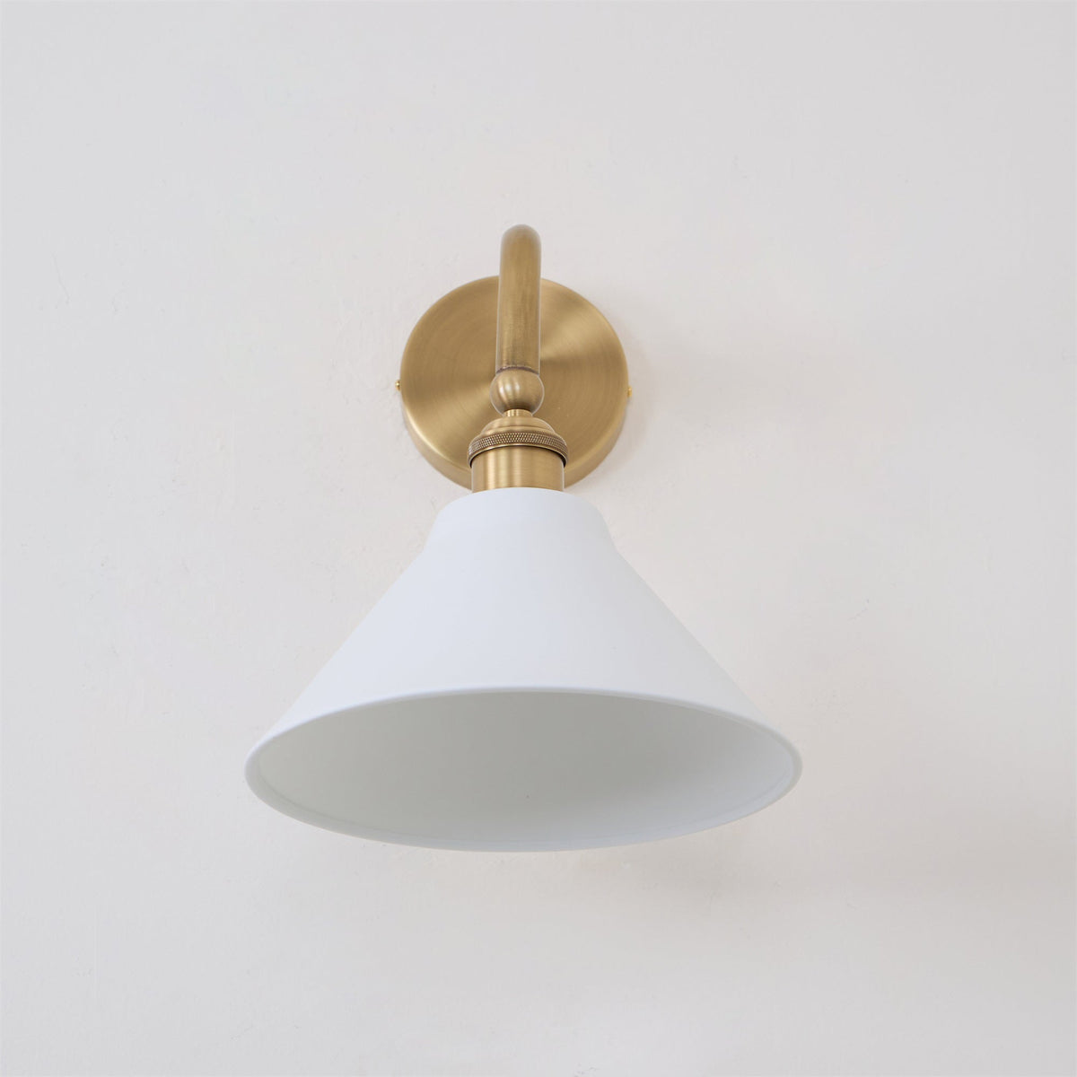 Zaya Minimalist Metal Wall Lamp