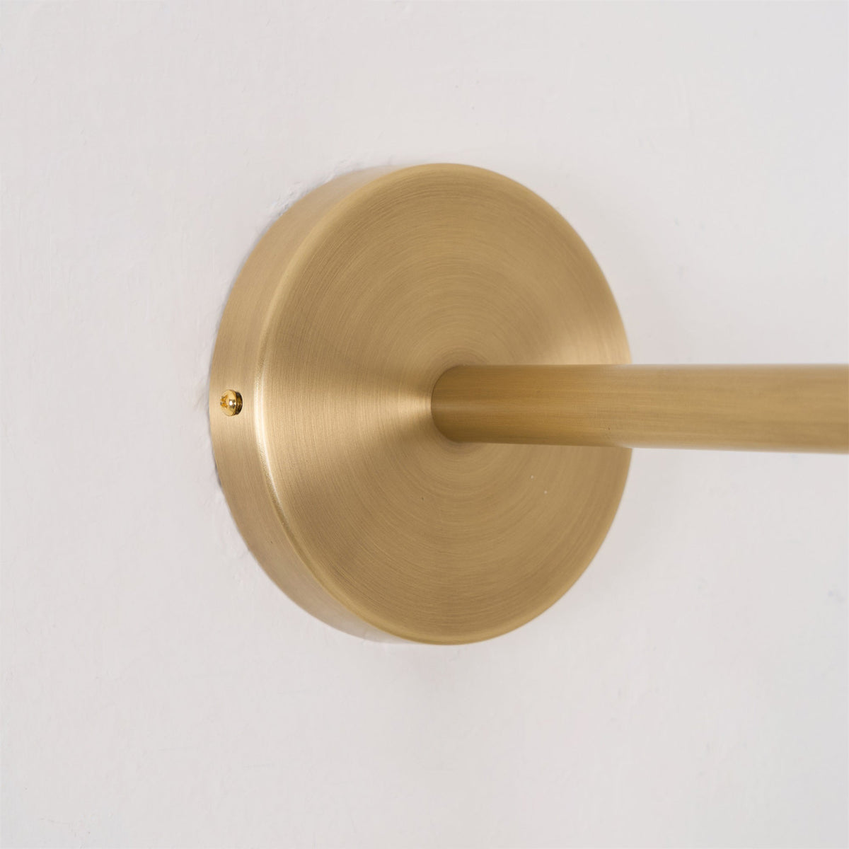 Zaya Minimalist Metal Wall Lamp