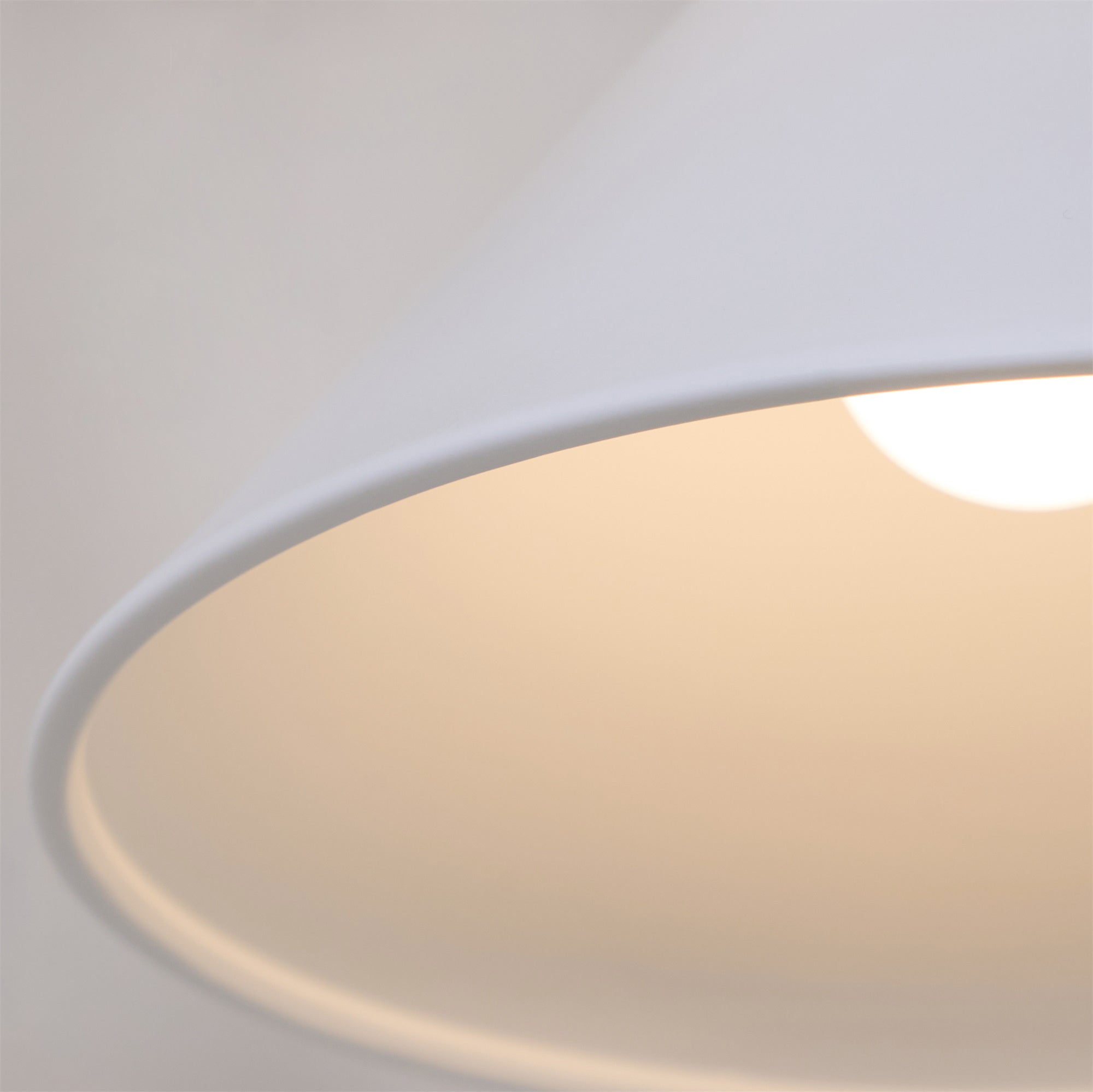 Zaya Minimalist Metal Wall Lamp