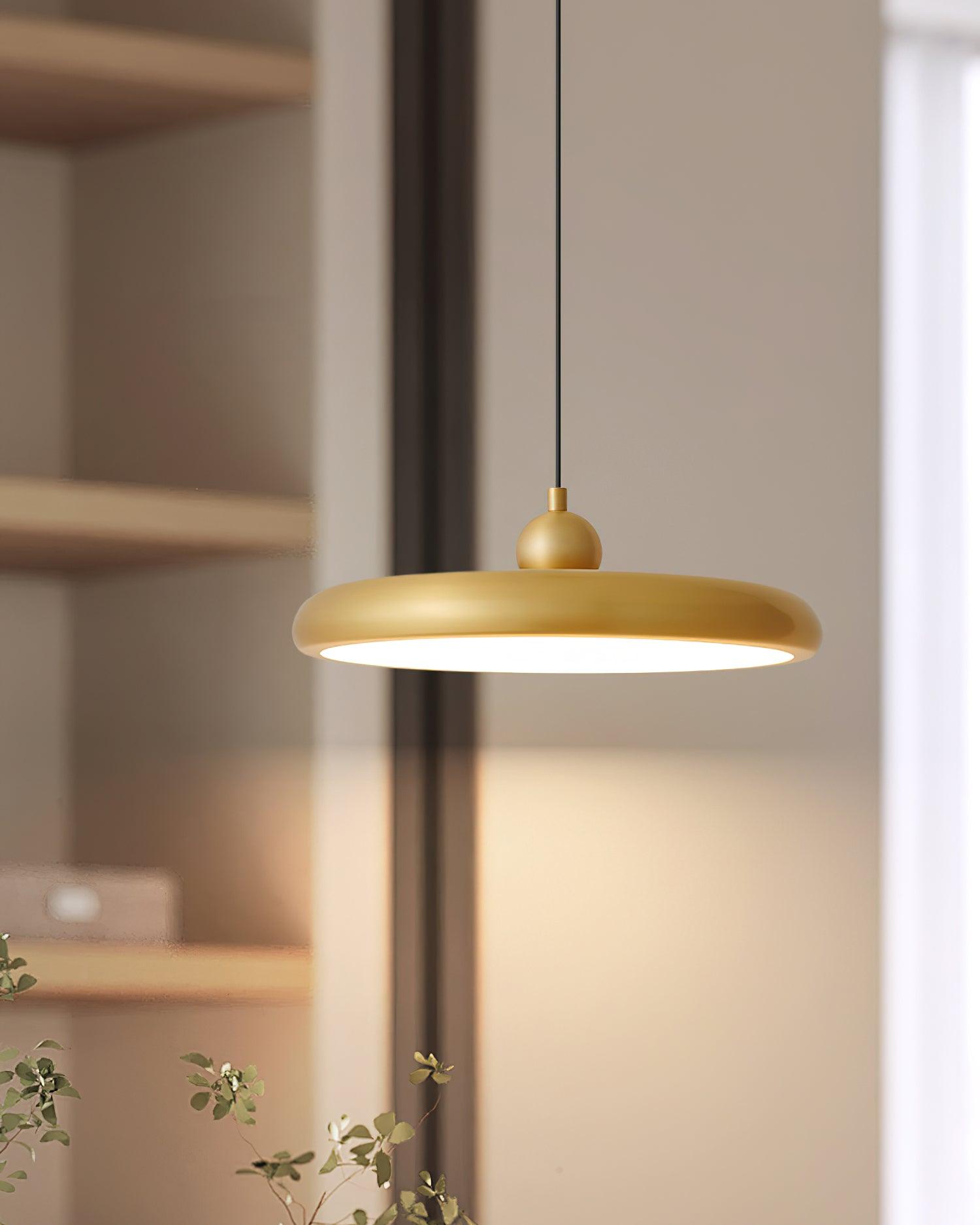Wynric Brass Glam Pendant Lamp