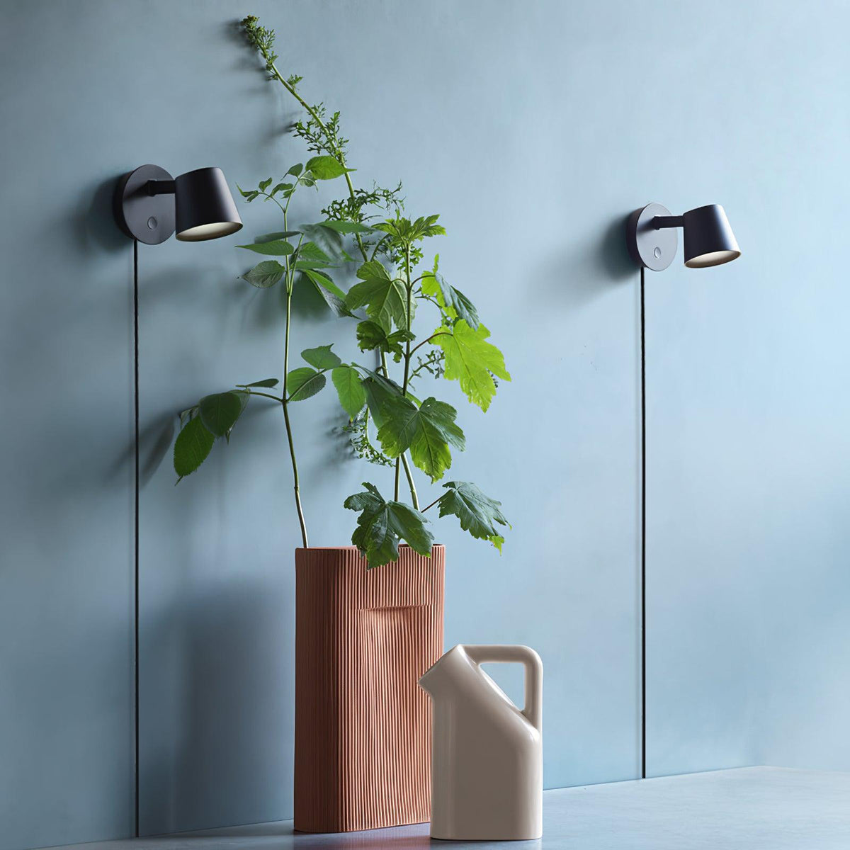 Tirwen Modern Minimalist Plug-In Wall Lamp
