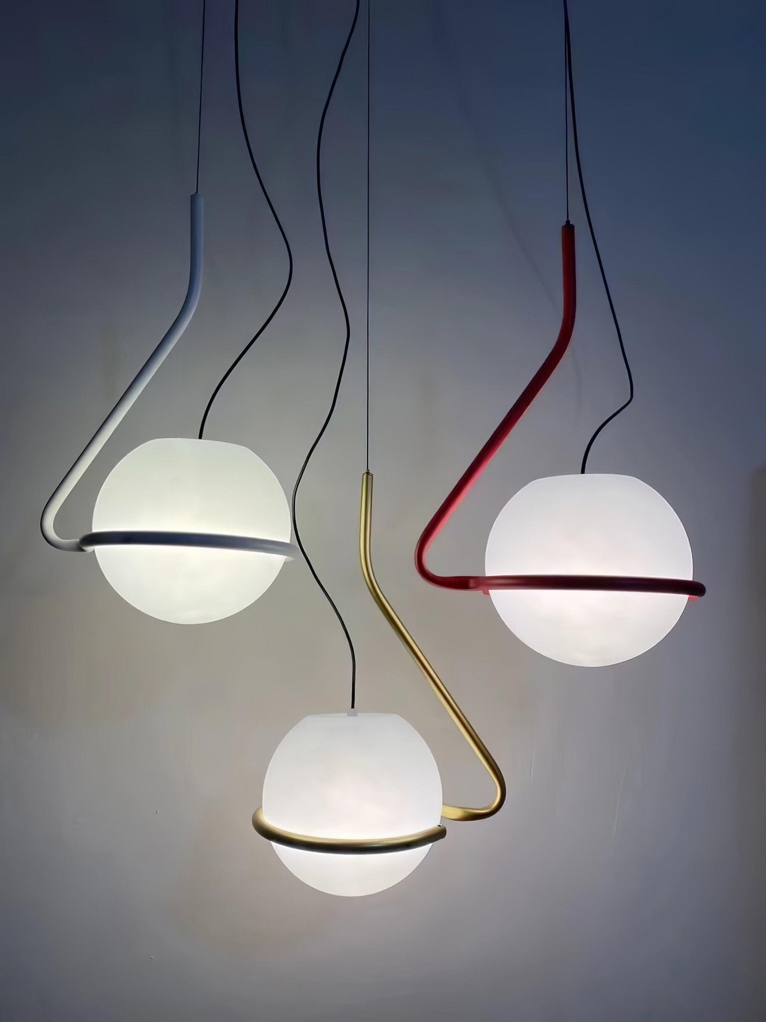 Circular Minimalist Pendant Lamp