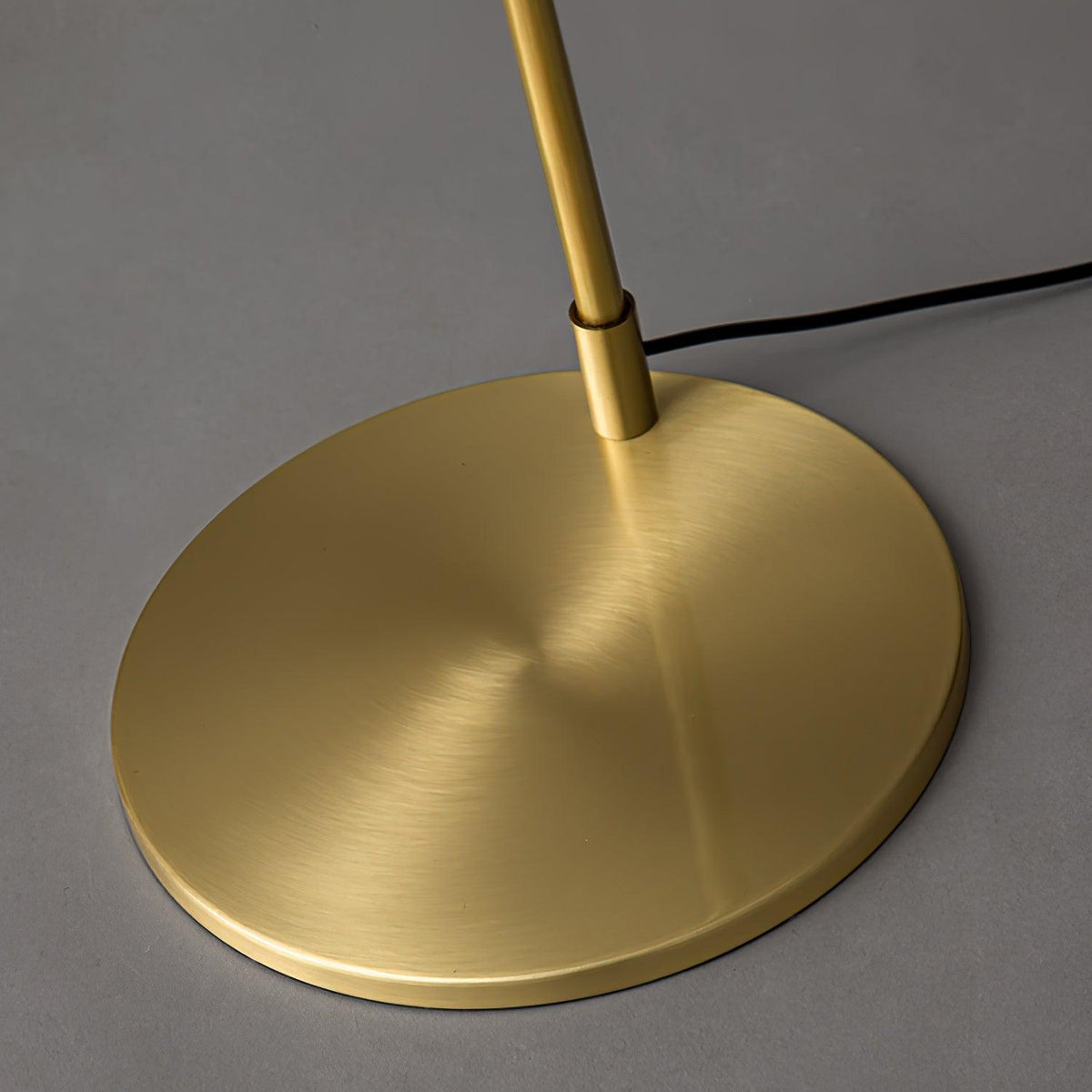 Nirixa Brass Industrial Floor Lamp