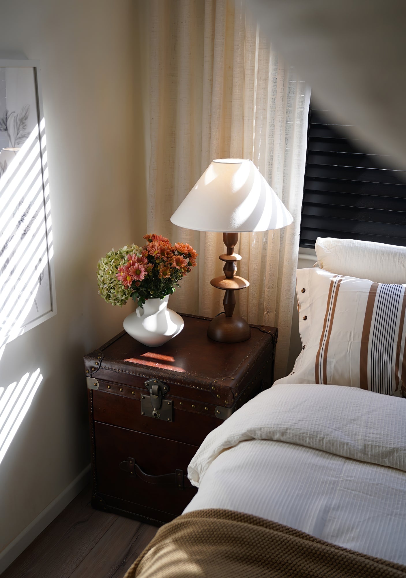 Halenir Wood Fabric Table Lamp