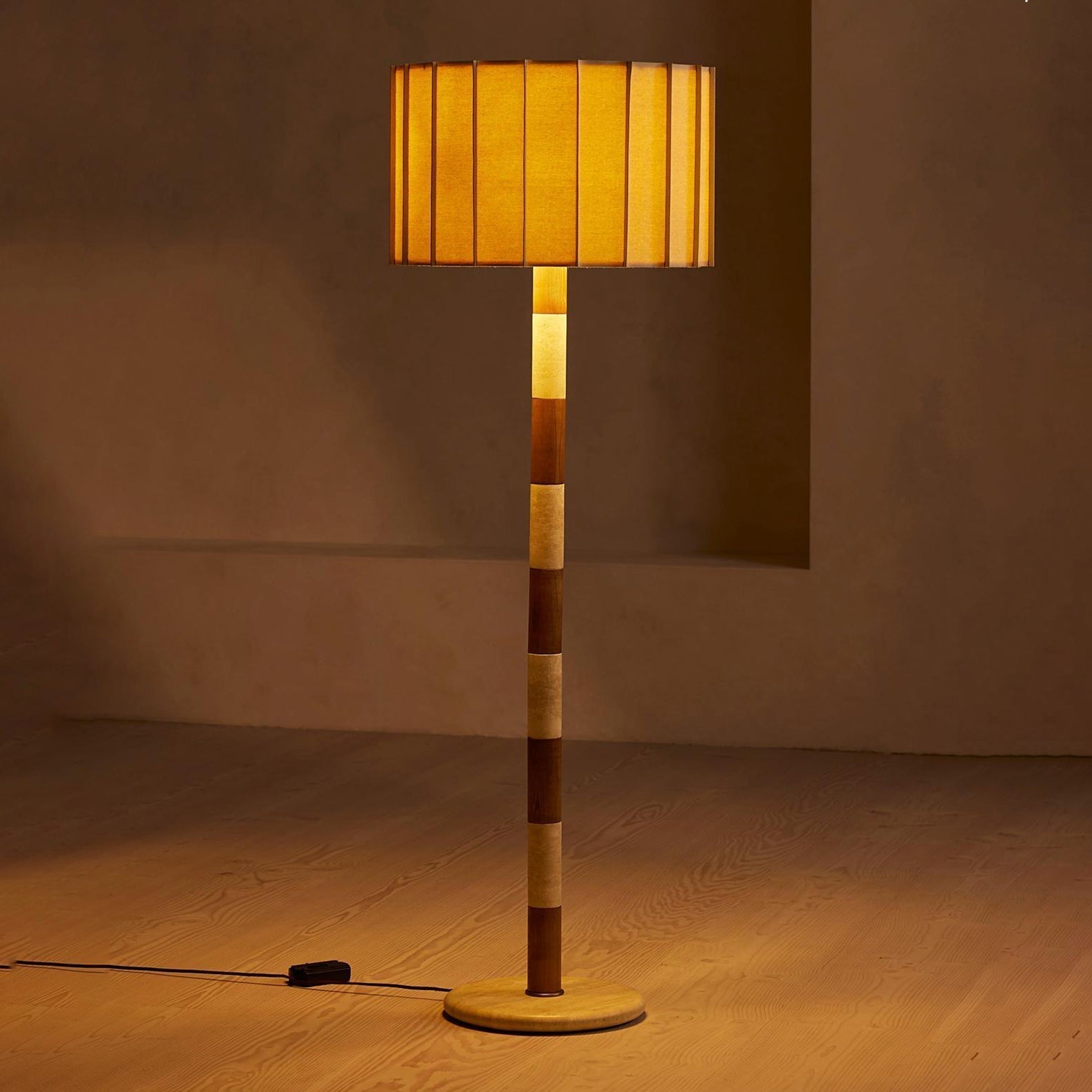 Vrys Travertine Striped Floor Lamp