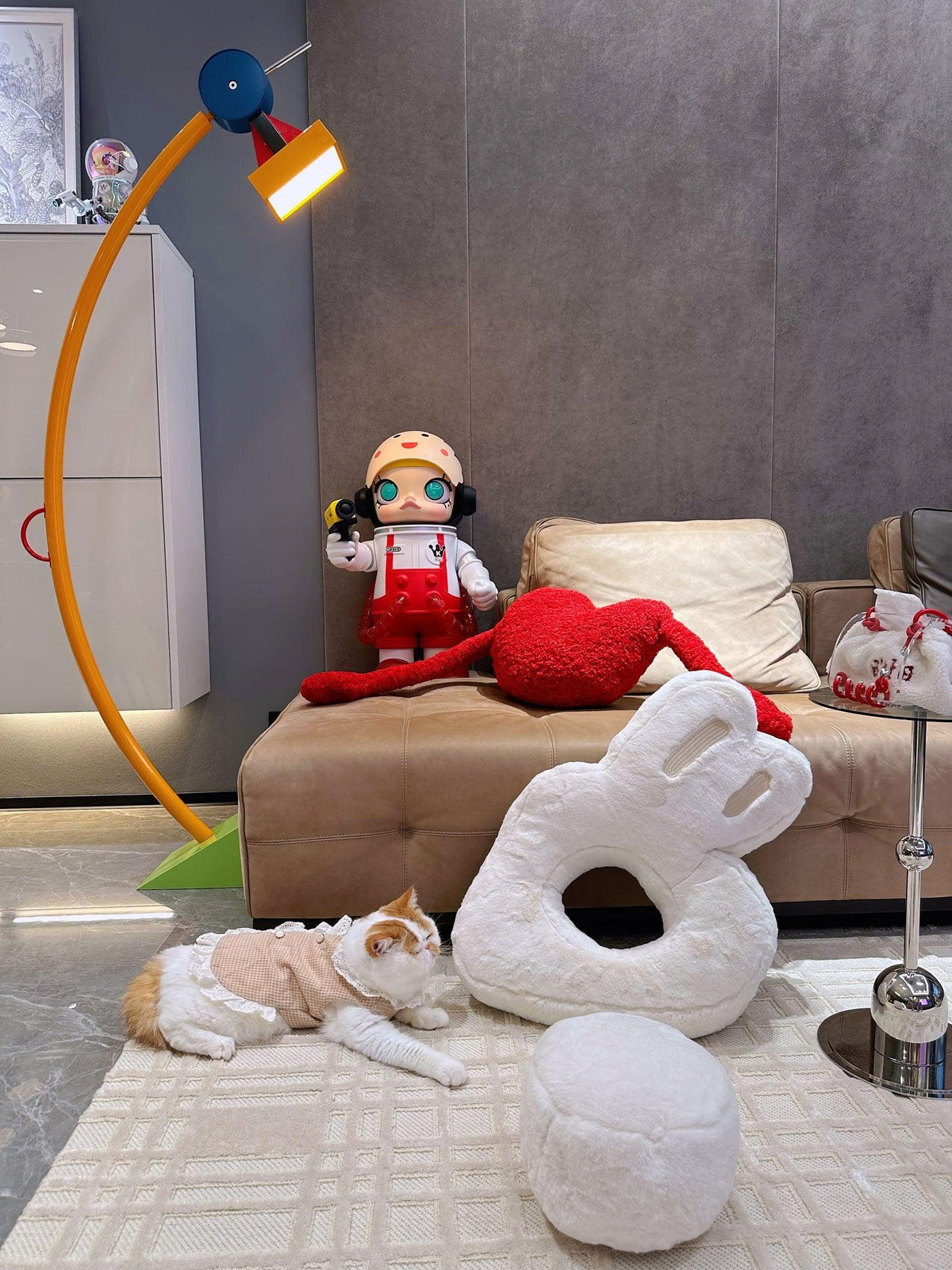 Ecori Acrylic Artistic Floor Lamp