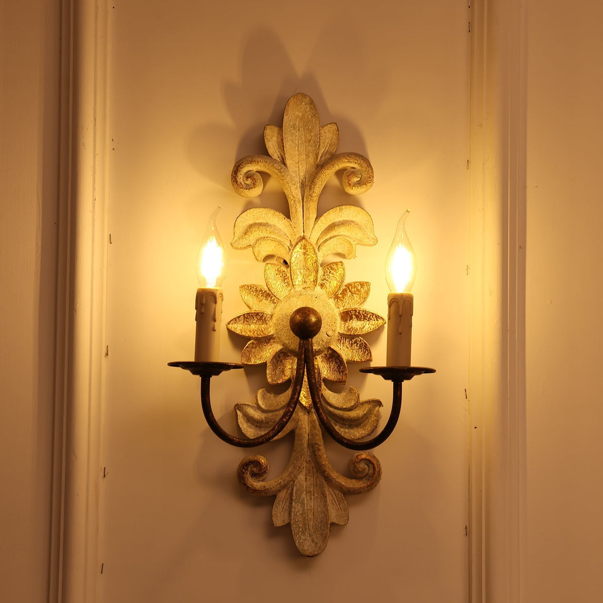 Vadora Postmodern Luxury Sconce Wall Lamp