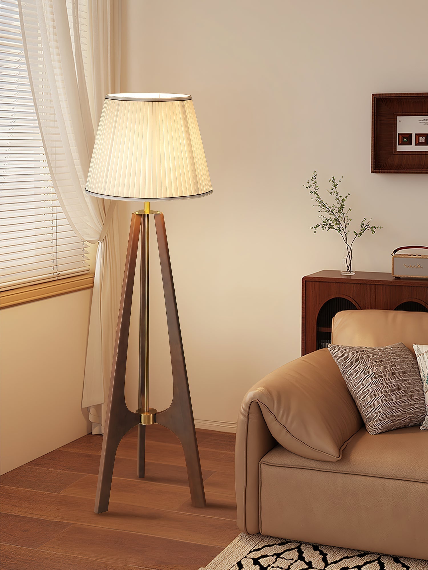 Halvyn Tripod Floor Lamp