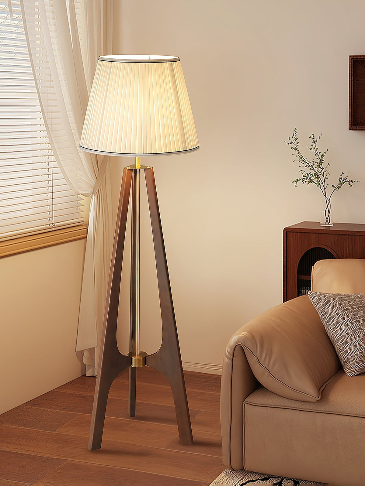 Halvyn Tripod Floor Lamp