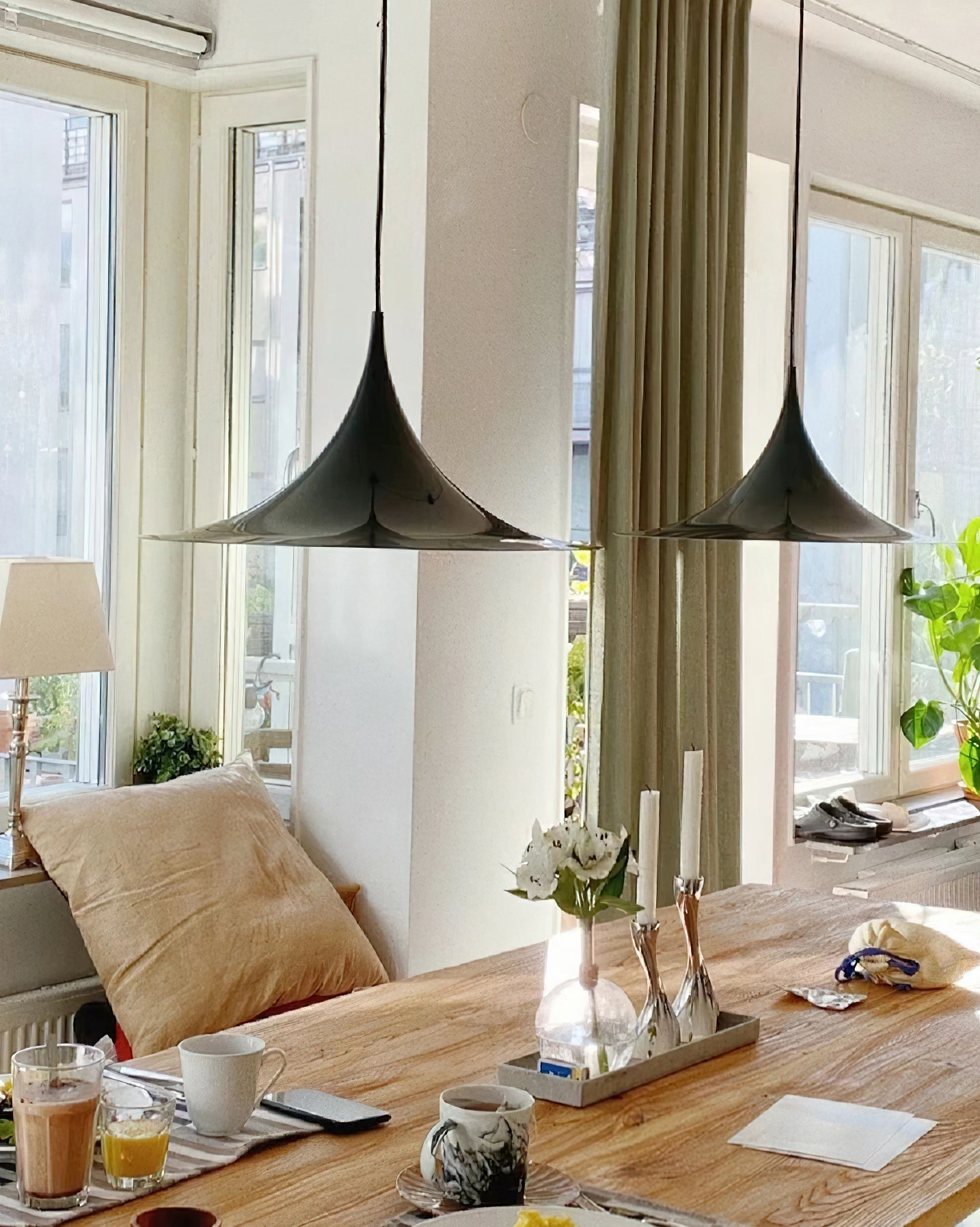 Pendant Lamp Slim Neck and Wide Flare Dining - Neutral Decor